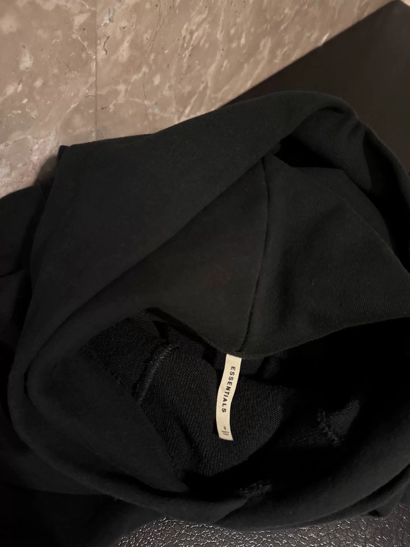 Fear of God Fear of God ESSENTIALS Black Short-Sleeve Hoodie Size US S / EU 44-46 / 1 - 3 Thumbnail