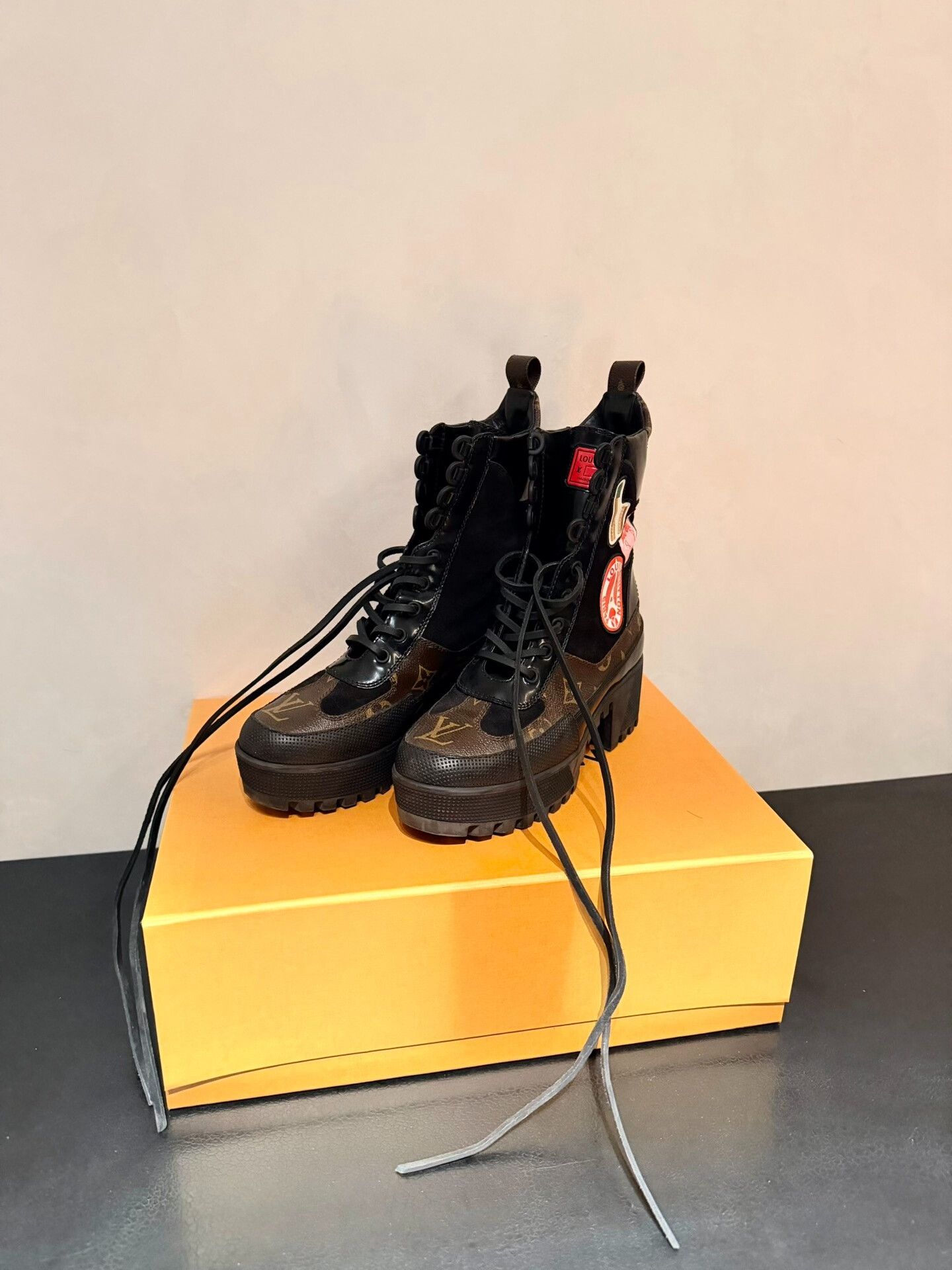 Louis Vuitton Louis Vuitton Limited Monogram Badge Martin Boots Size US 5 / IT 35 - 2 Thumbnail