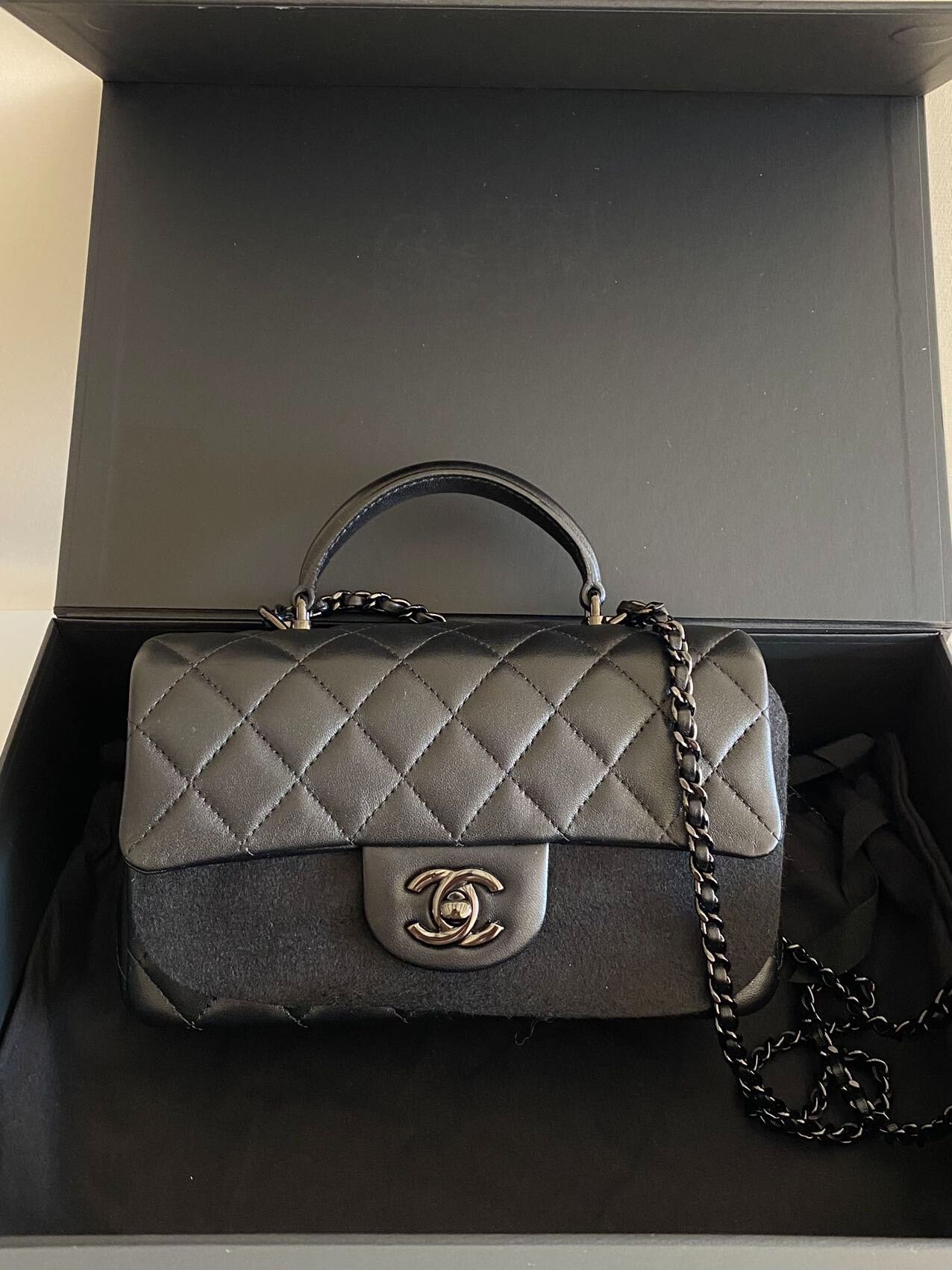 Chanel Pre-loved Bag Very good condition Size ONE SIZE - 2 Thumbnail