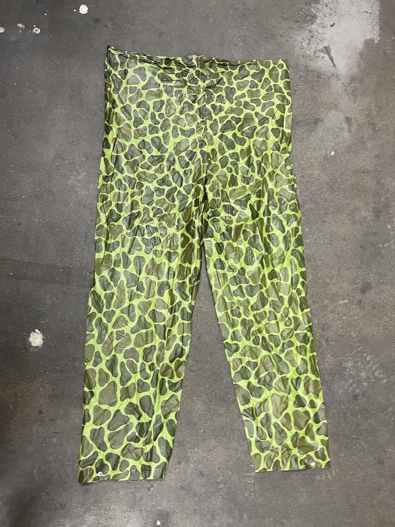 Vintage Vintage 1990s Frog Camo Rain Pants Size 45 Size US 42 / EU 58 - 3 Thumbnail