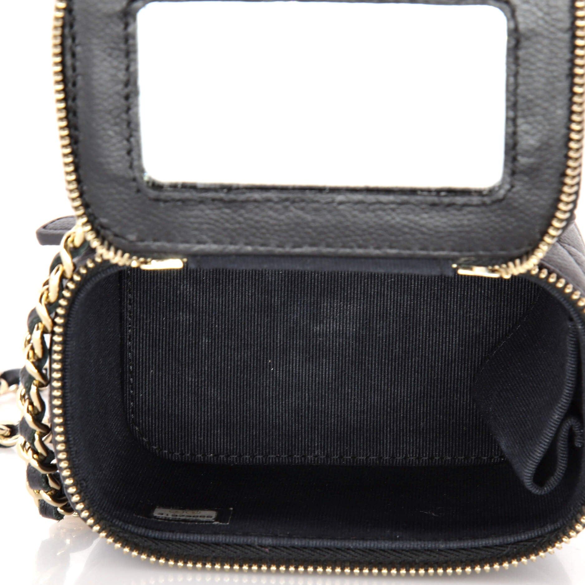 Chanel Tiny CC Link Vanity Case with Chain Size ONE SIZE - 6 Thumbnail