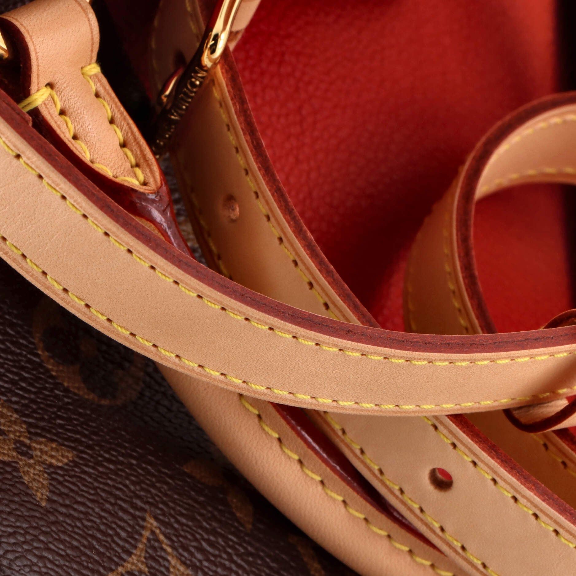Louis Vuitton V Tote Size ONE SIZE - 7 Thumbnail