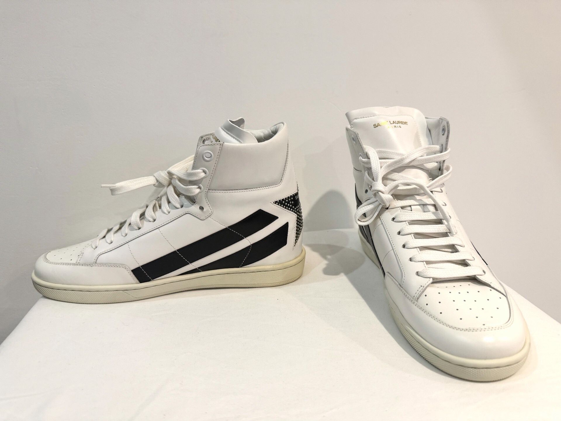 Saint Laurent Paris Saint Laurent Studded Court Classic Sneakers Size US 8 / EU 41 - 2 Thumbnail