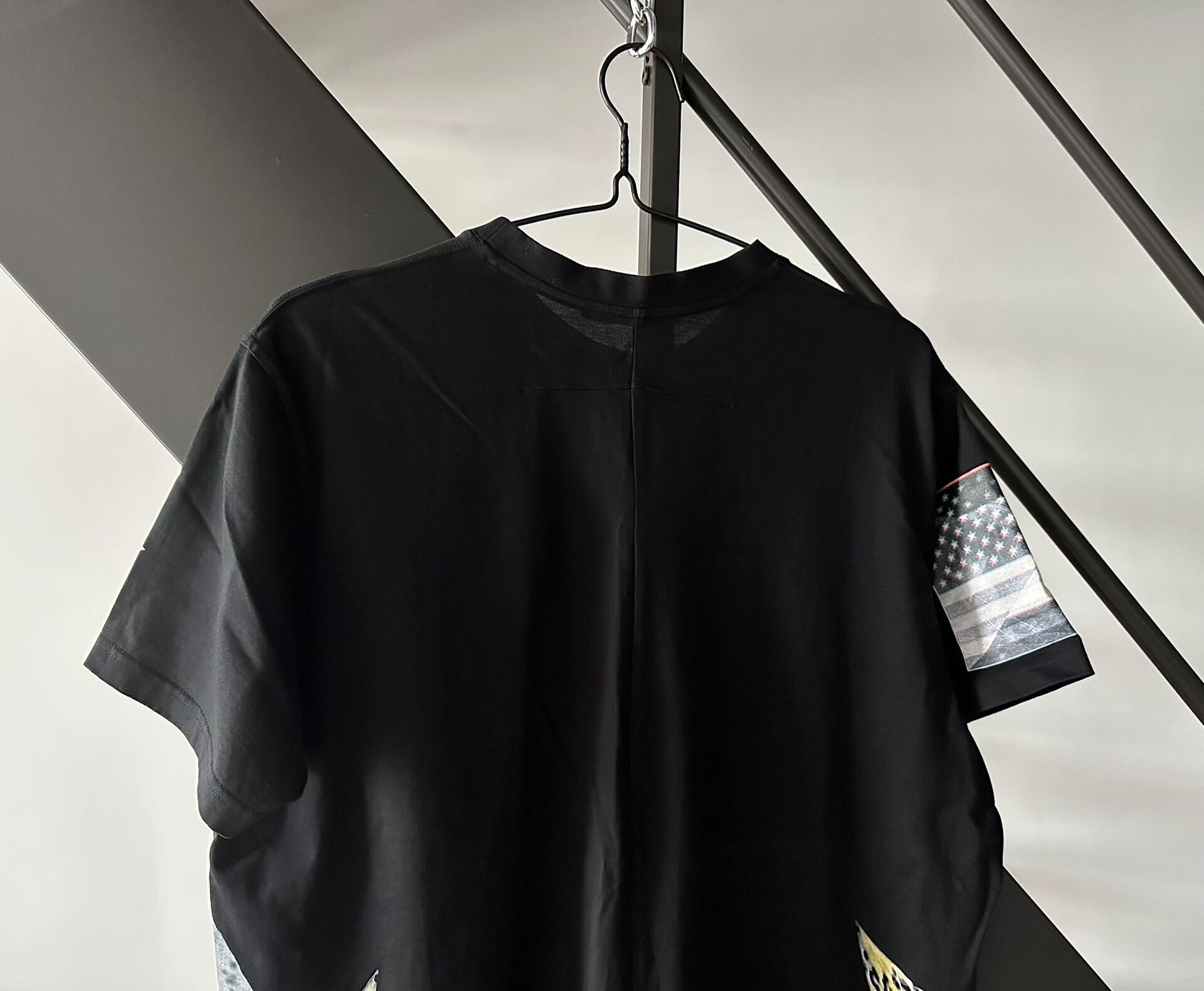 Givenchy Givenchy Orchid T-Shirt for Oversized Wear Size US M / EU 48-50 / 2 - 5 Thumbnail