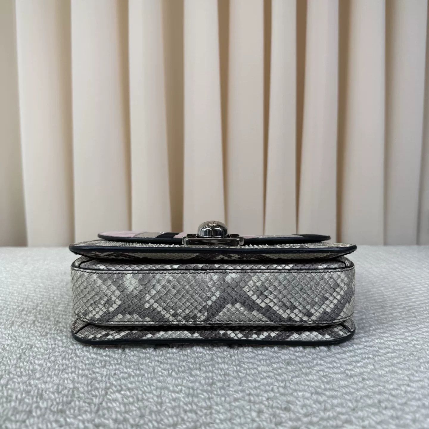 Prada Pre-loved Bag Very good condition Size ONE SIZE - 3 Thumbnail