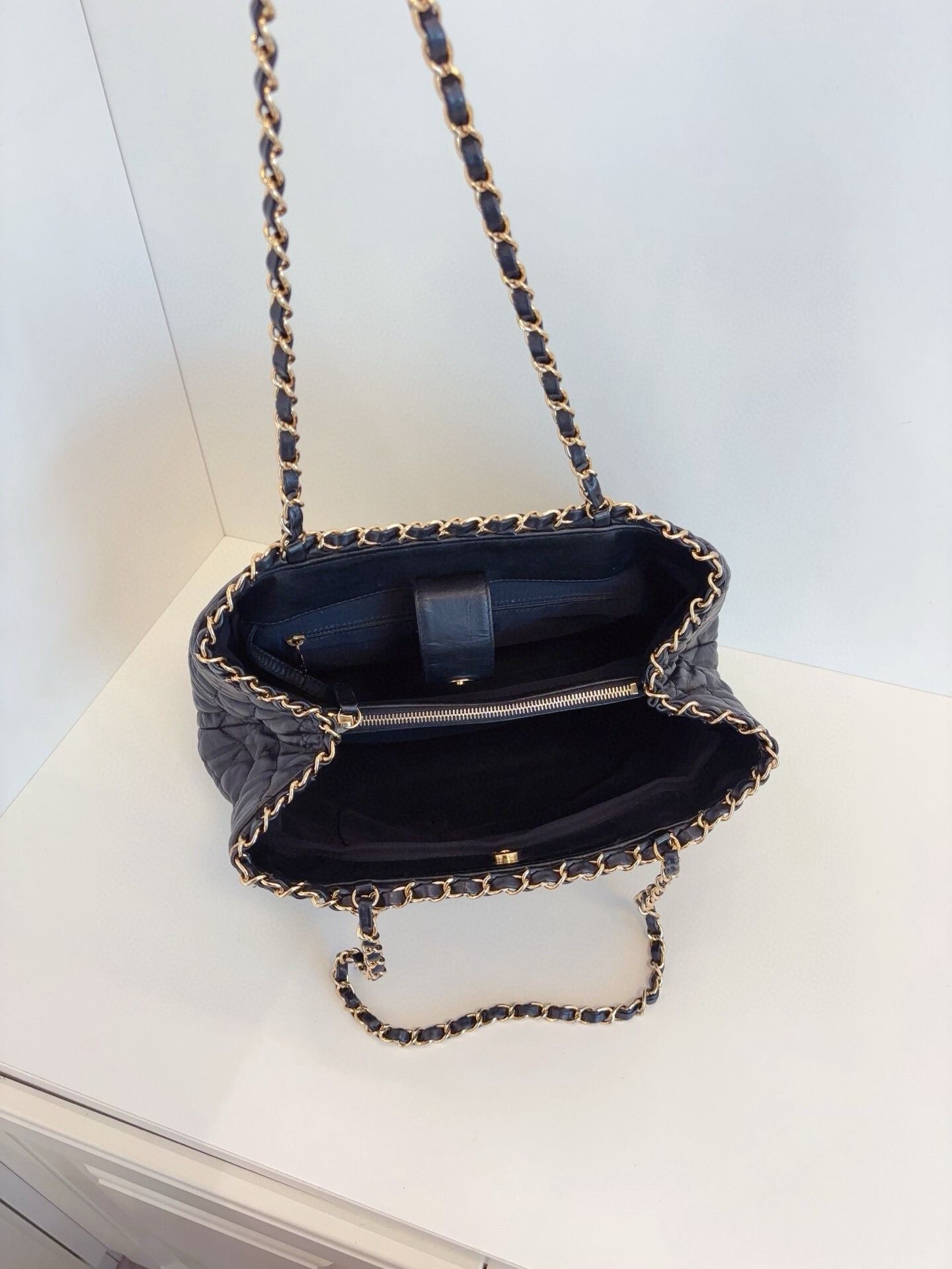 Chanel Pre-loved Bag Very good condition Size ONE SIZE - 8 Thumbnail