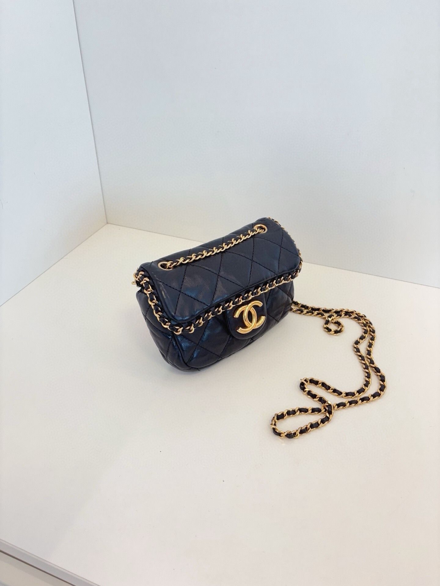 Chanel Pre-loved Bag Very good condition Size ONE SIZE - 2 Thumbnail