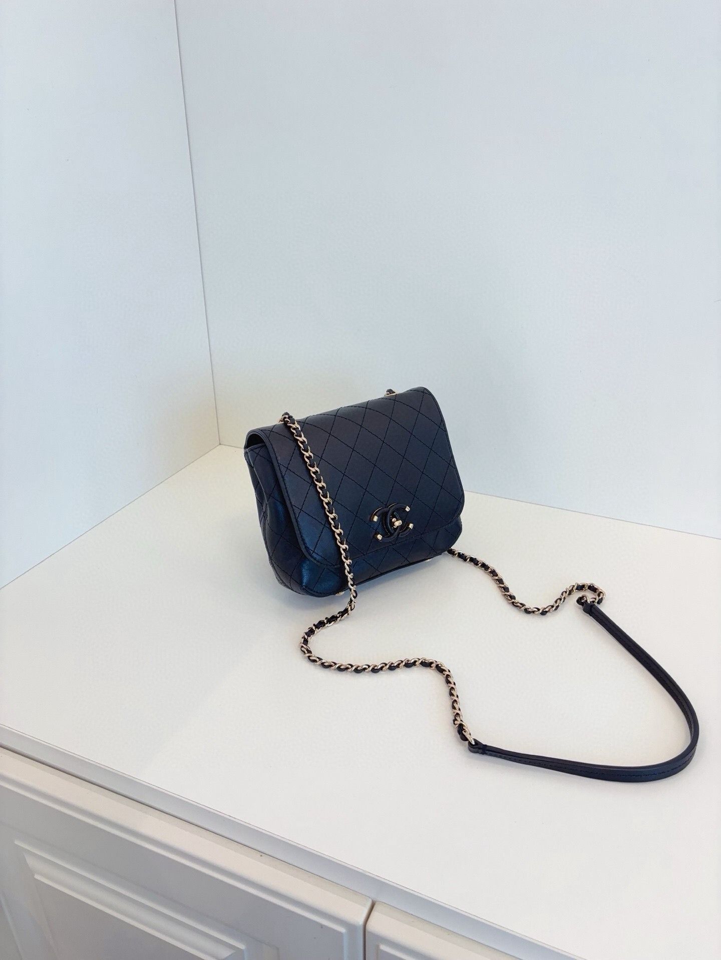 Chanel Pre-loved Bag Very good condition Size ONE SIZE - 3 Thumbnail