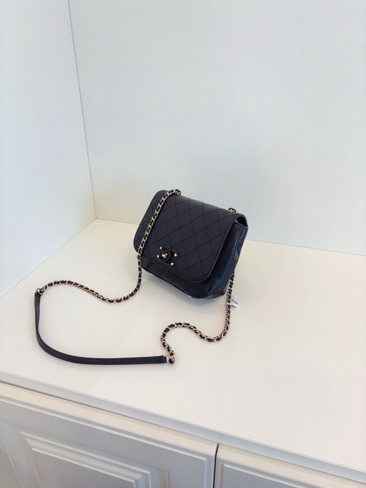Chanel Pre-loved Bag Very good condition Size ONE SIZE - 2 Thumbnail