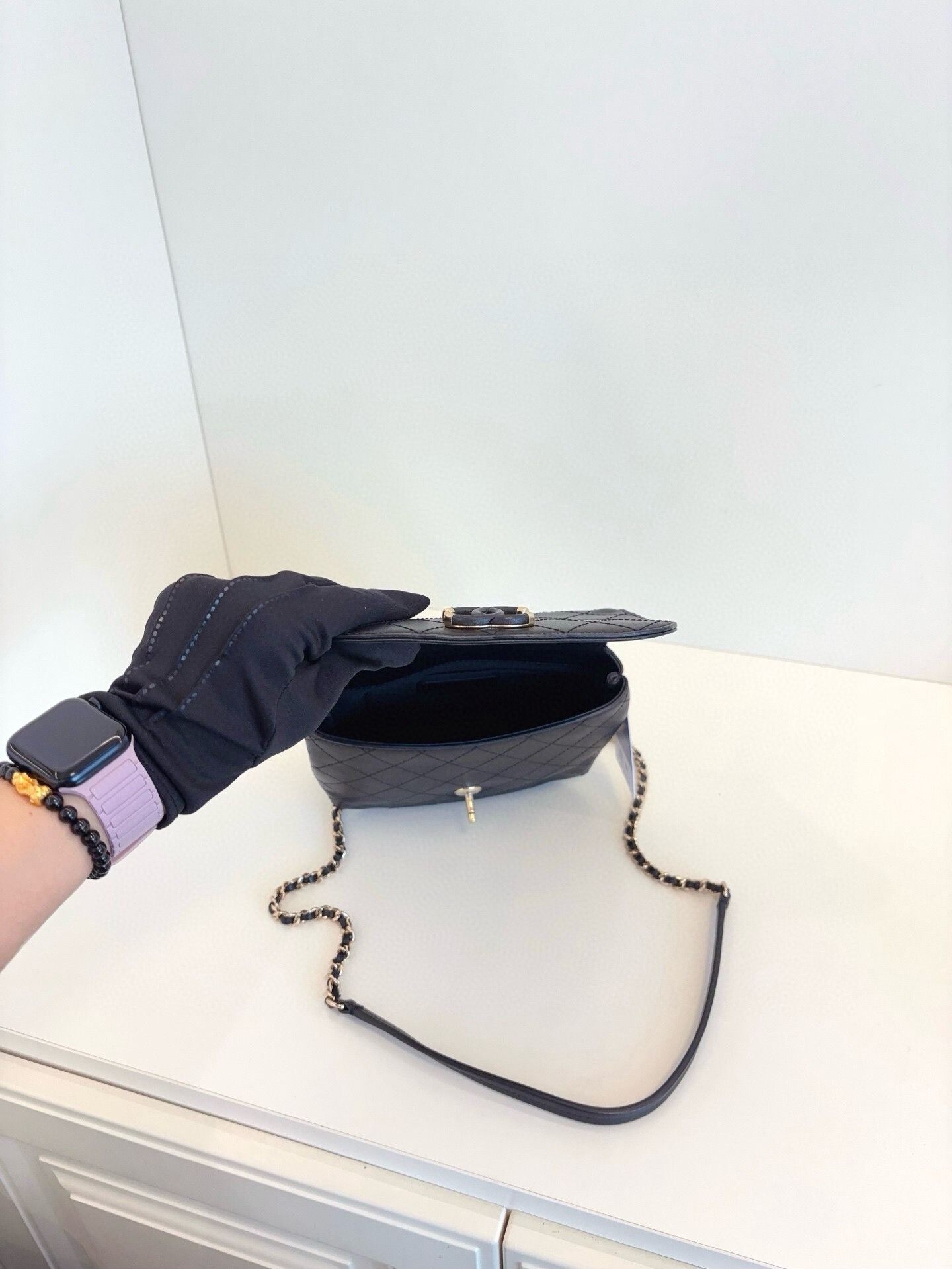 Chanel Pre-loved Bag Very good condition Size ONE SIZE - 8 Thumbnail