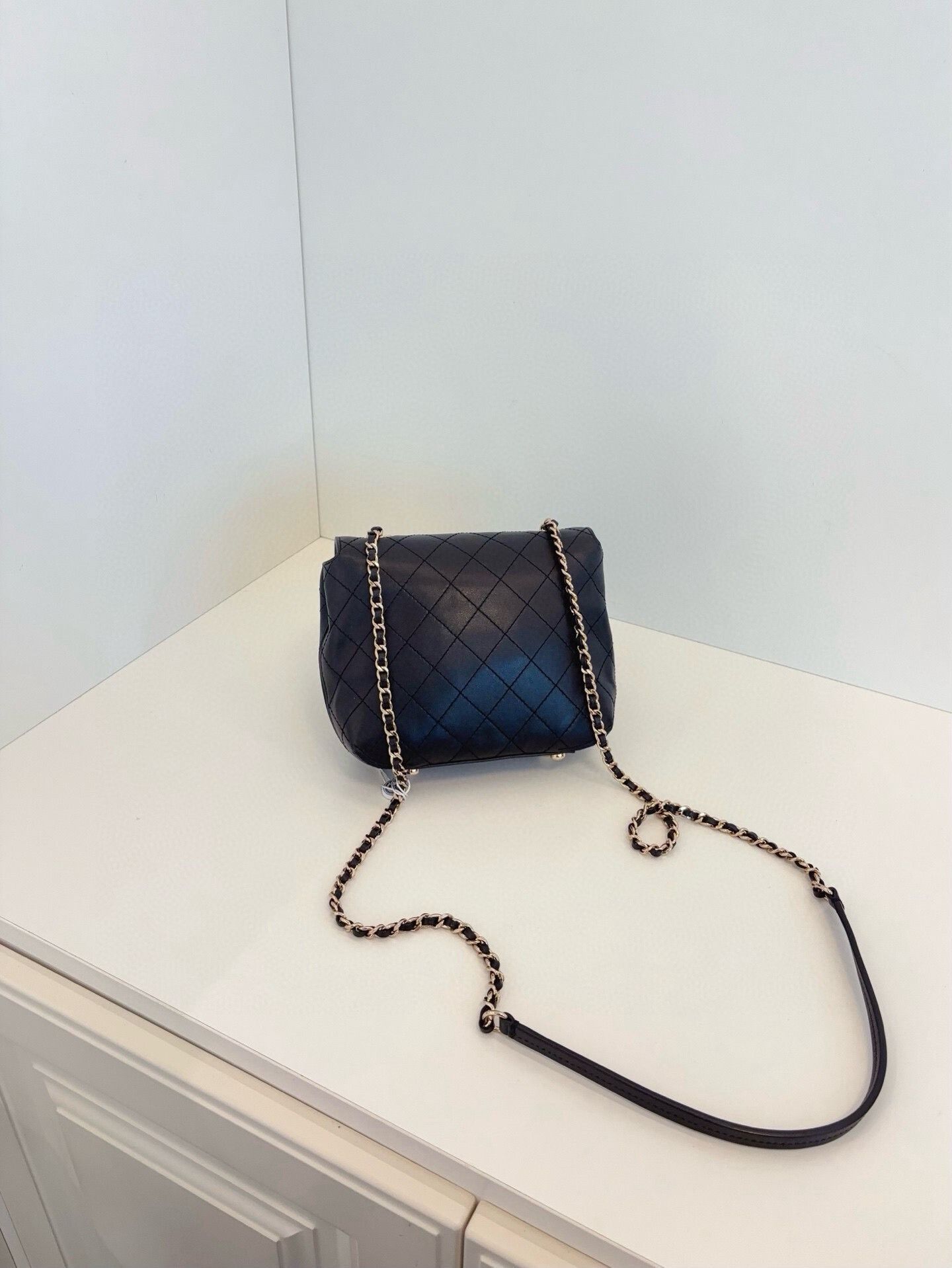 Chanel Pre-loved Bag Very good condition Size ONE SIZE - 4 Thumbnail