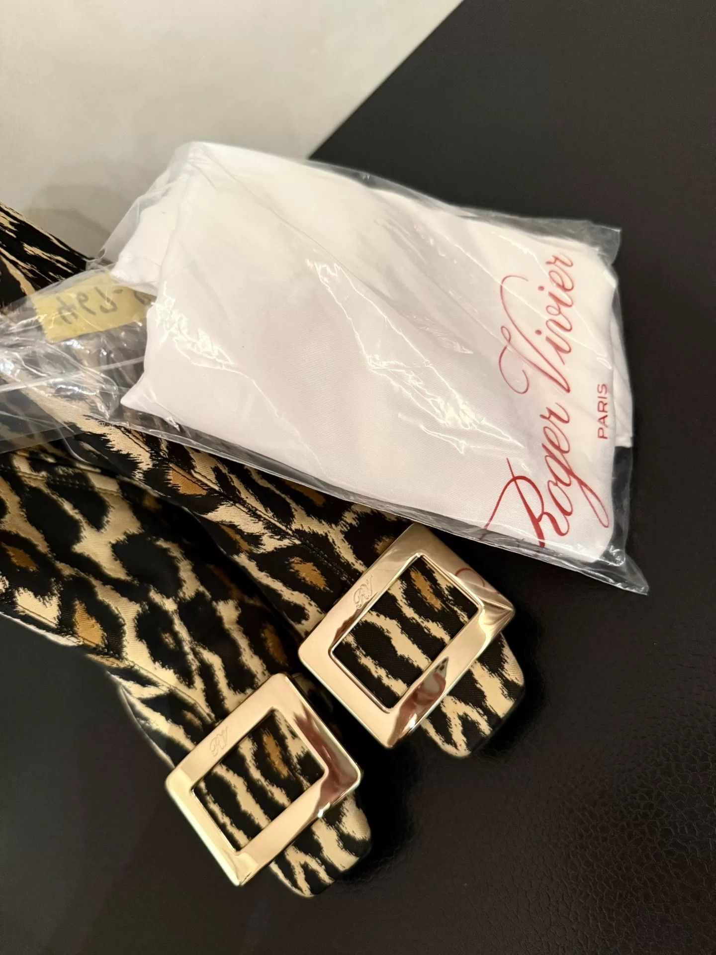 Roger Vivier Roger Vivier Leopard Print Zipper Ankle Boots Size US 5 / IT 35 - 4 Thumbnail