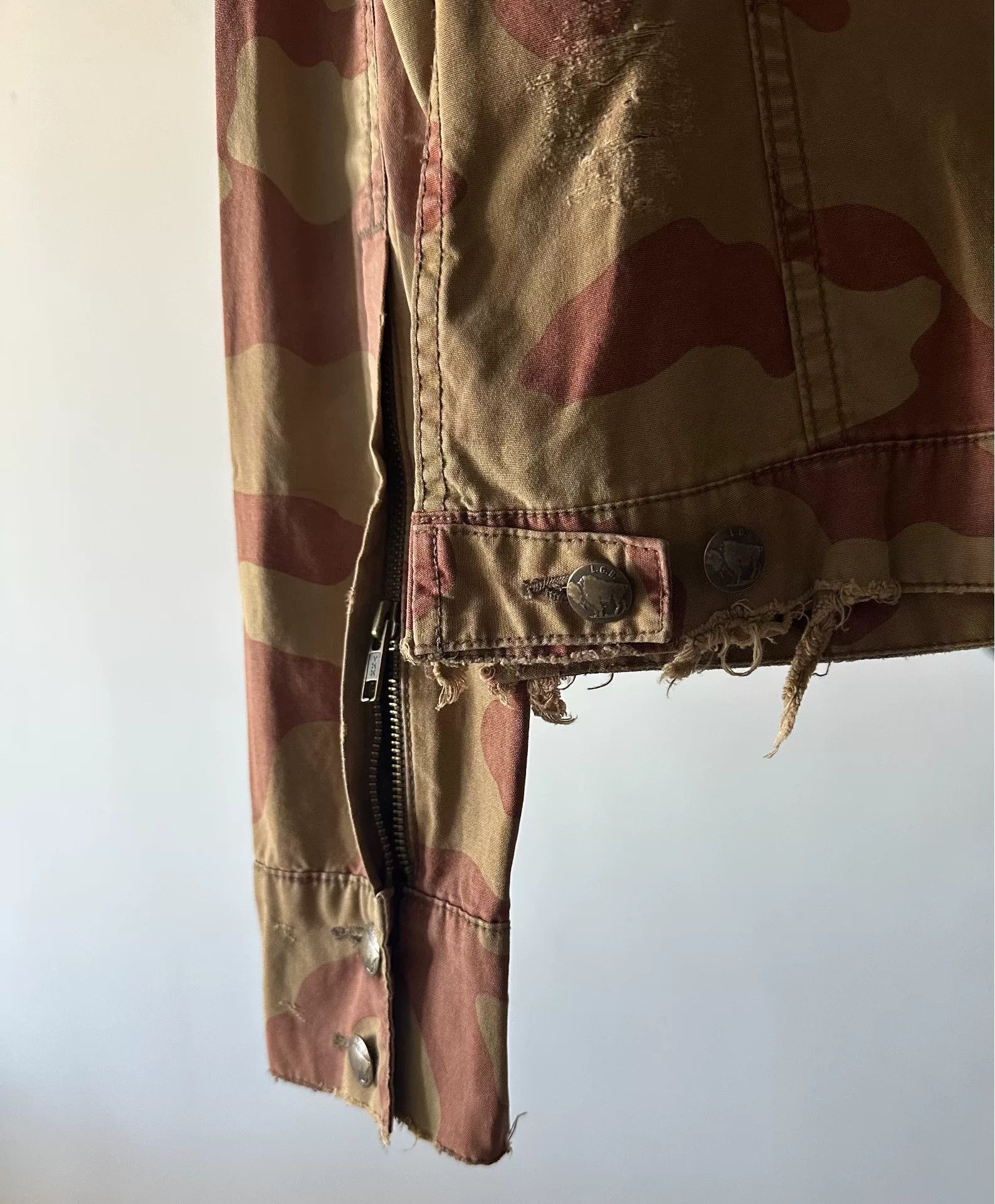 Le Grande Bleu (L.G.B.) LGB Camouflage Damaged Jacket Size US XS / EU 42 / 0 - 5 Thumbnail