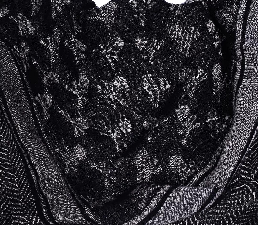 Mastermind Japan mastermind Japan MMJ Skull Swarovski Square Scarf Size ONE SIZE - 5 Thumbnail