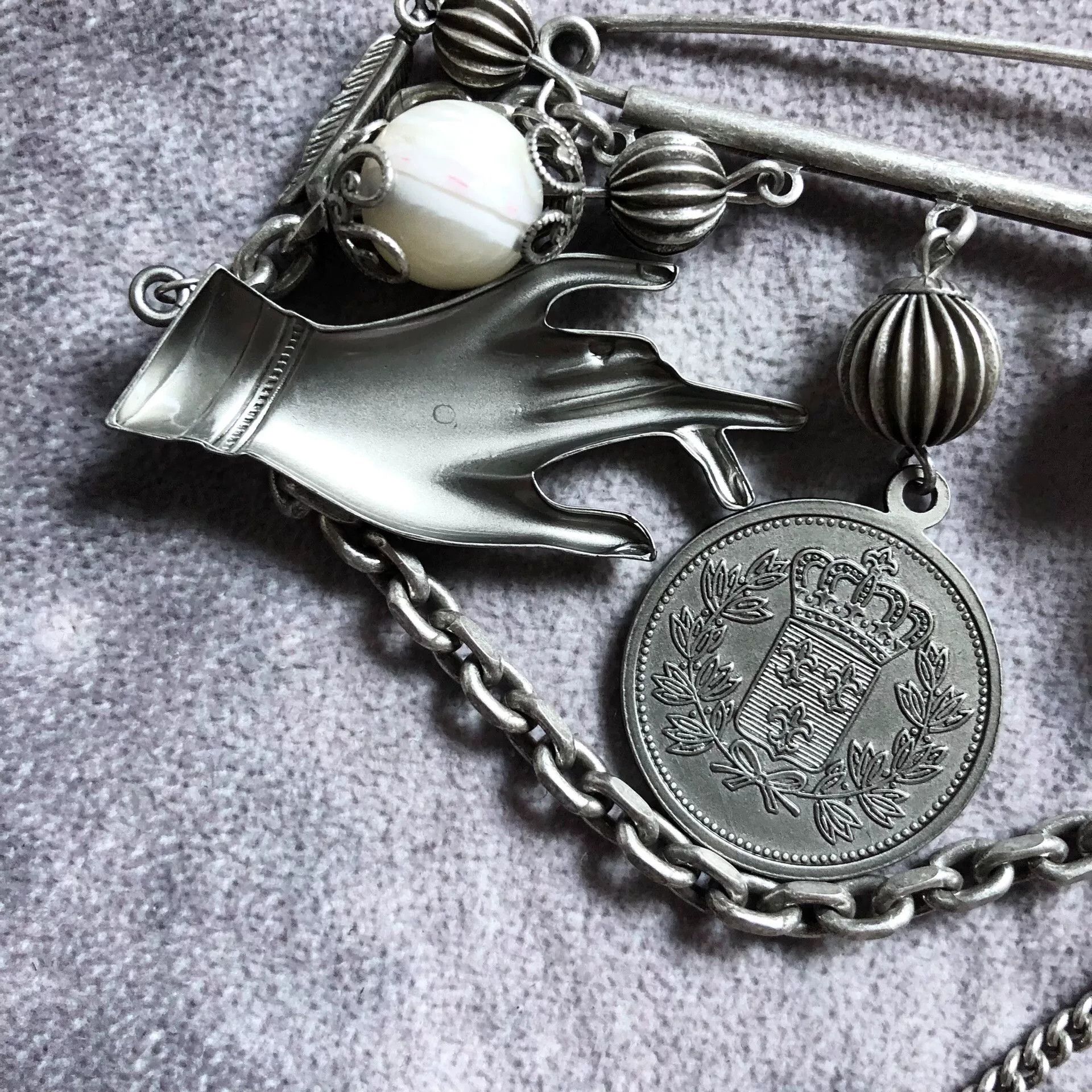 Yohji Yamamoto Yohji Yamamoto SYTE Coin Bead Chain Brooch Size ONE SIZE - 7 Thumbnail