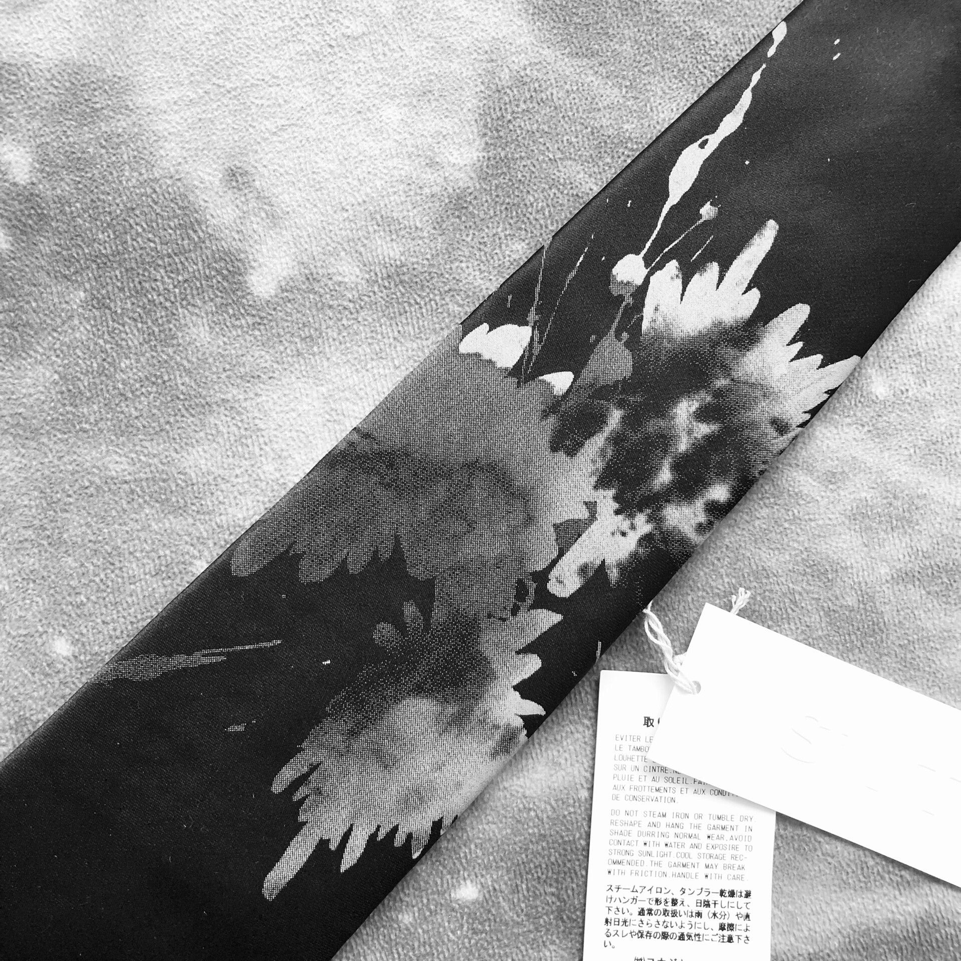 Yohji Yamamoto Yohji Yamamoto Chrysanthemum Silk Tie Size ONE SIZE - 6 Thumbnail