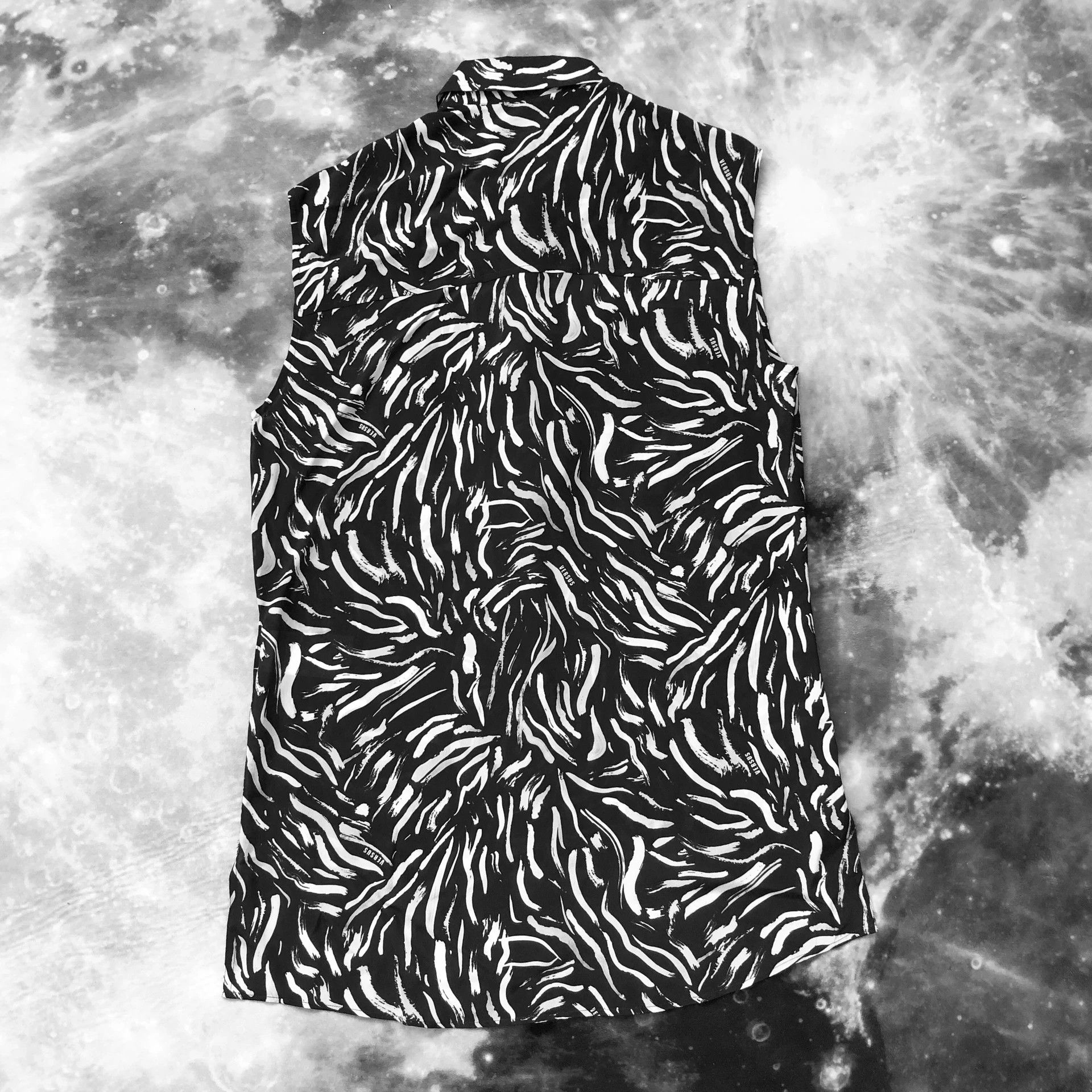 Versus VERSUS Silk Zebra Print Men's Sleeveless Shirt Size US M / EU 48-50 / 2 - 6 Thumbnail