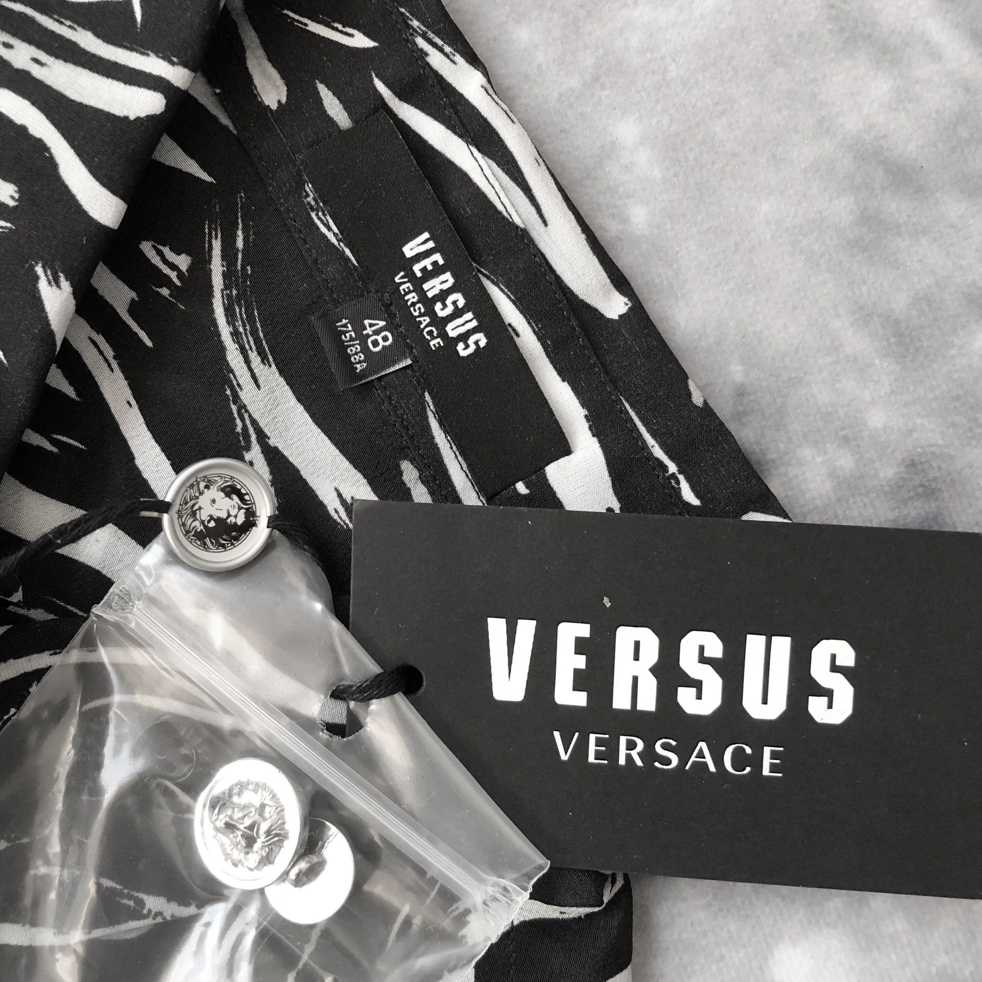 Versus VERSUS Silk Zebra Print Men's Sleeveless Shirt Size US M / EU 48-50 / 2 - 8 Thumbnail