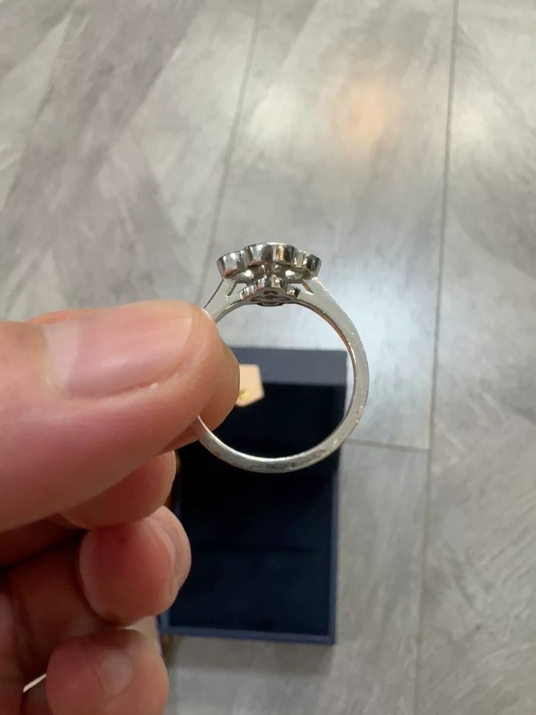 Louis Vuitton Louis Vuitton Clover Flower Diamond Ring Size ONE SIZE - 3 Thumbnail