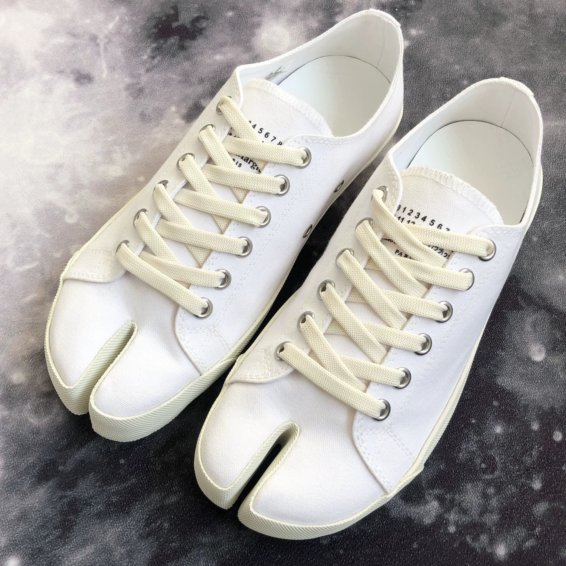 Maison Margiela Maison Margiela Tabi Canvas Men's Shoes Size US 9 / EU 42 - 2 Thumbnail