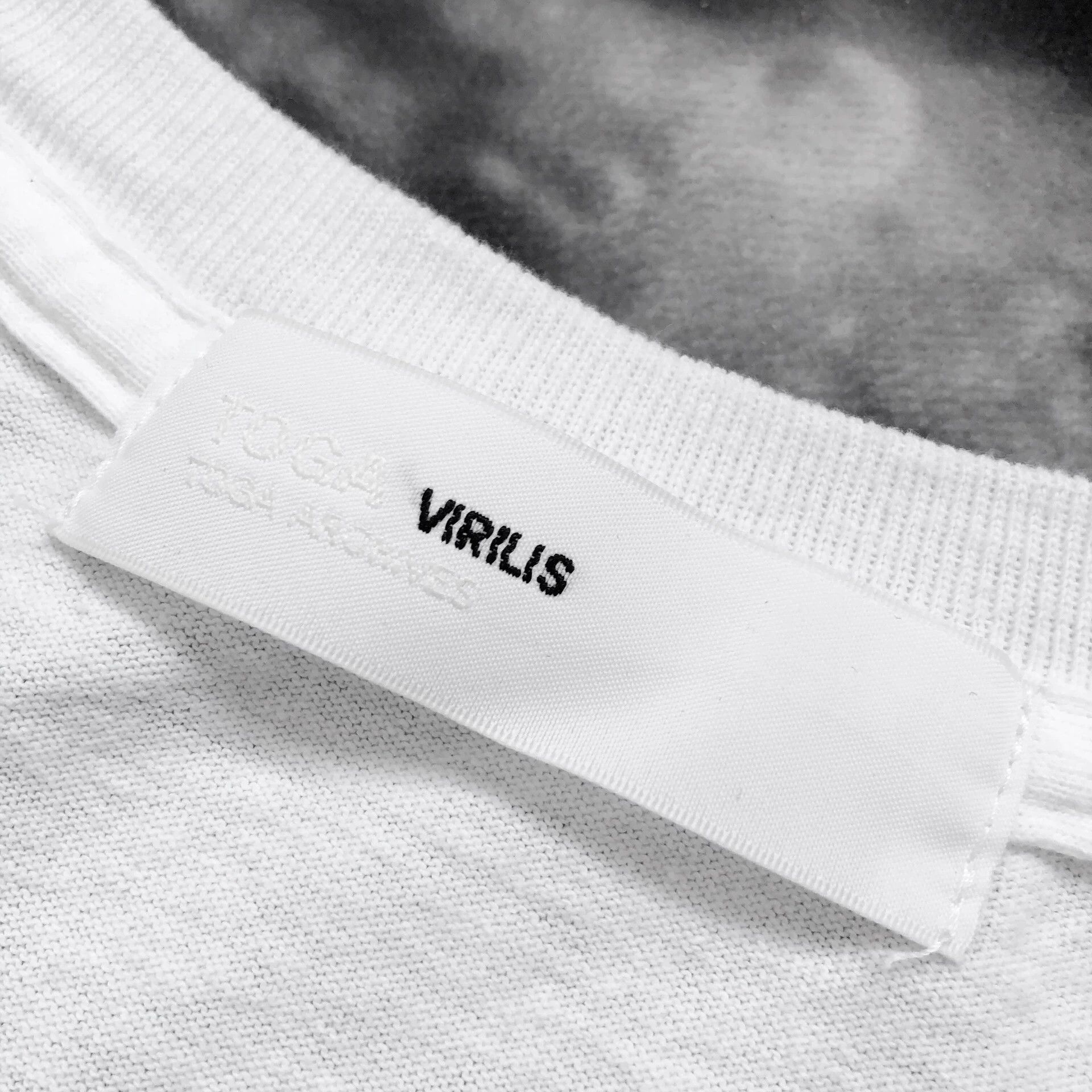 TOGA VIRILIS TOGA VIRILIS Graphic Pocket Short-Sleeve T-Shirt Size US M / EU 48-50 / 2 - 4 Thumbnail