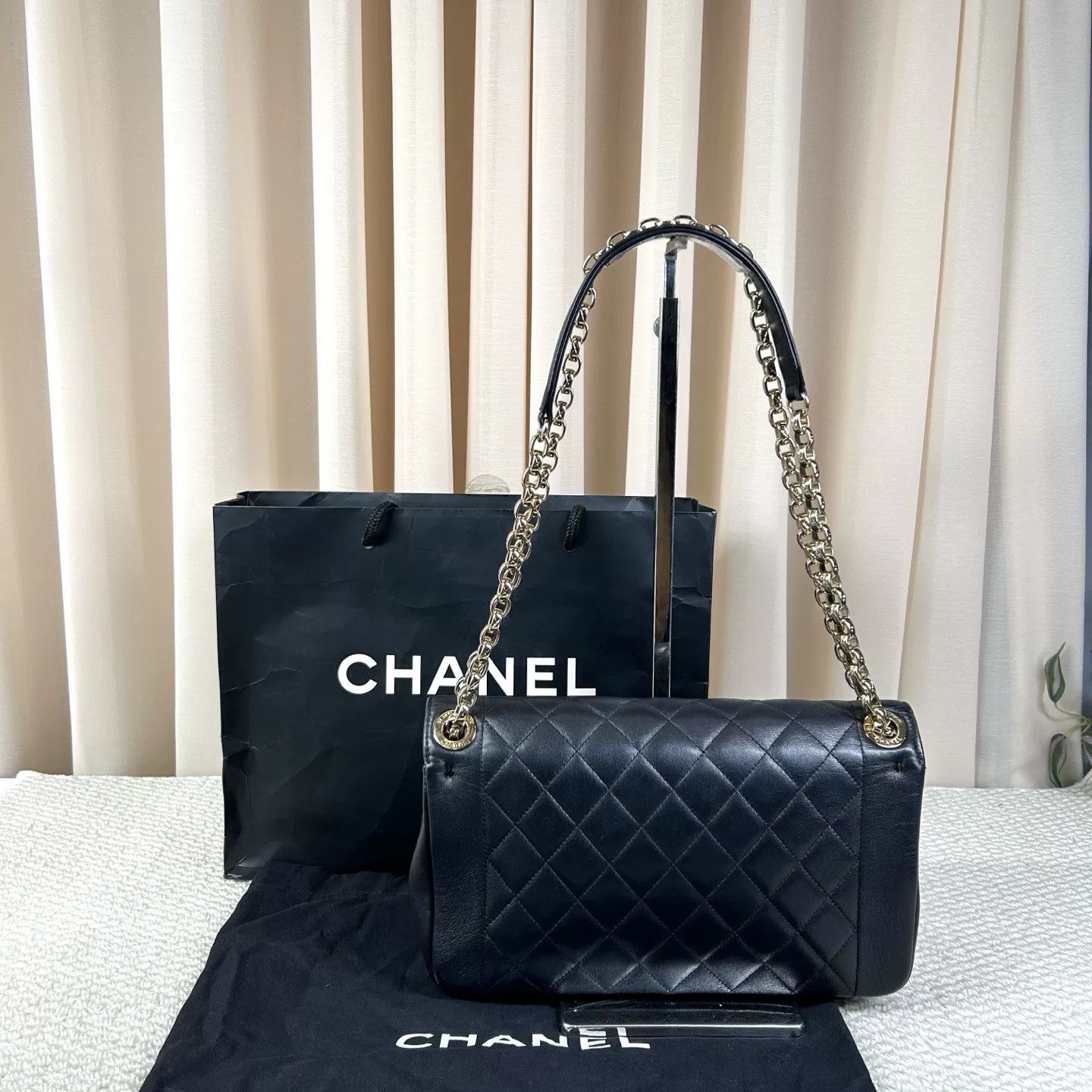 Chanel Pre-loved Bag Very good condition Size ONE SIZE - 2 Thumbnail