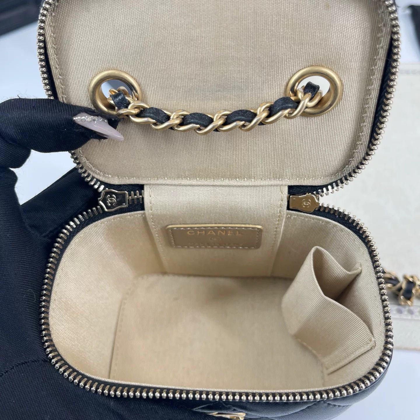 Chanel Pre-loved Bag Very good condition Size ONE SIZE - 3 Thumbnail