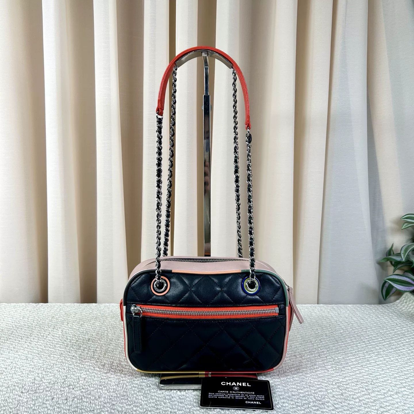 Chanel Pre-loved Bag Very good condition Size ONE SIZE - 2 Thumbnail