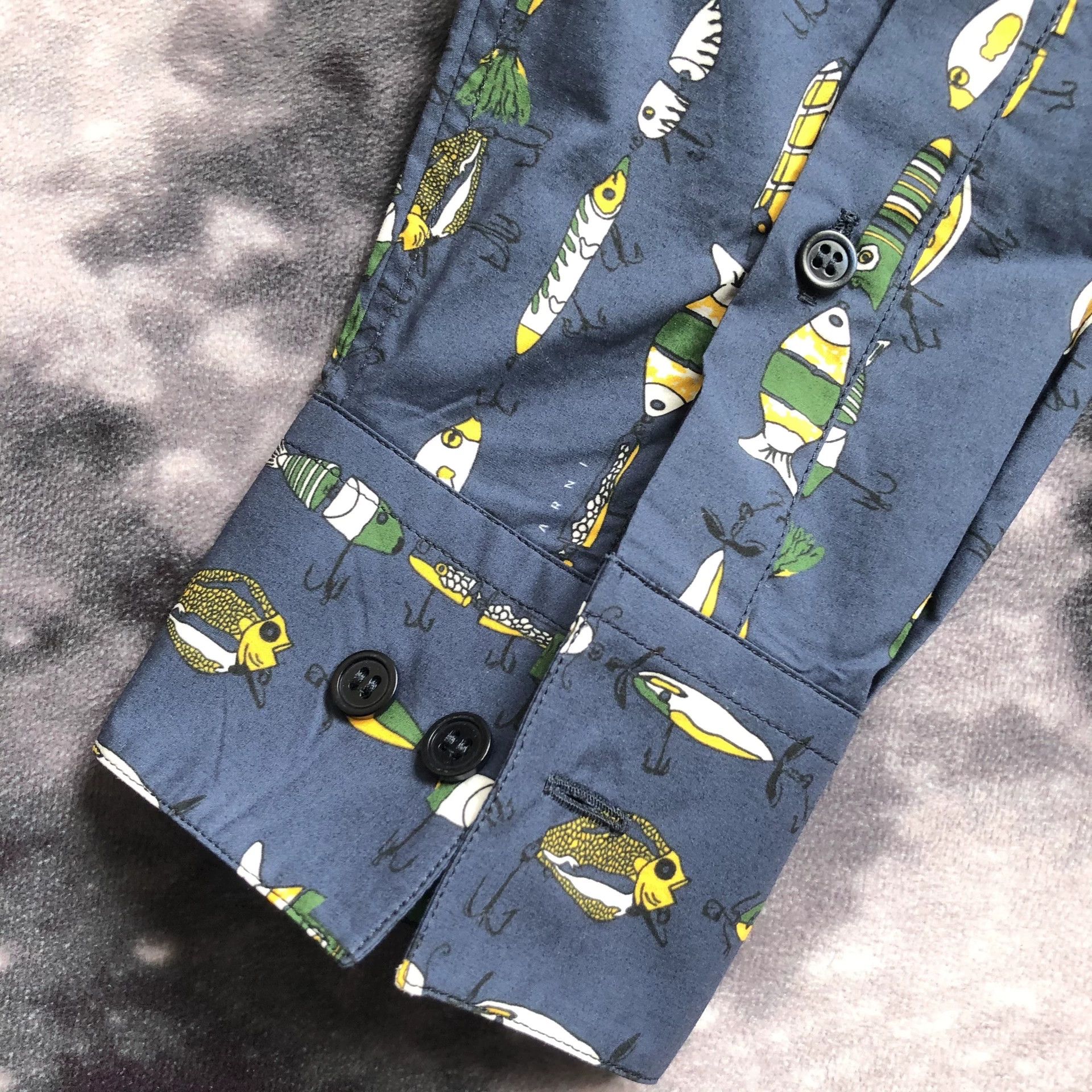 Marni MARNI Men's Long Sleeve Fish Shirt Size US M / EU 48-50 / 2 - 7 Thumbnail