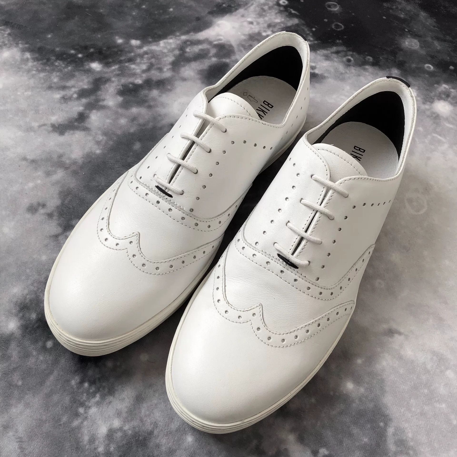 Dirk Bikkembergs Bikkembergs Carved Brogue White Shoes Size US 9 / EU 42 - 2 Thumbnail