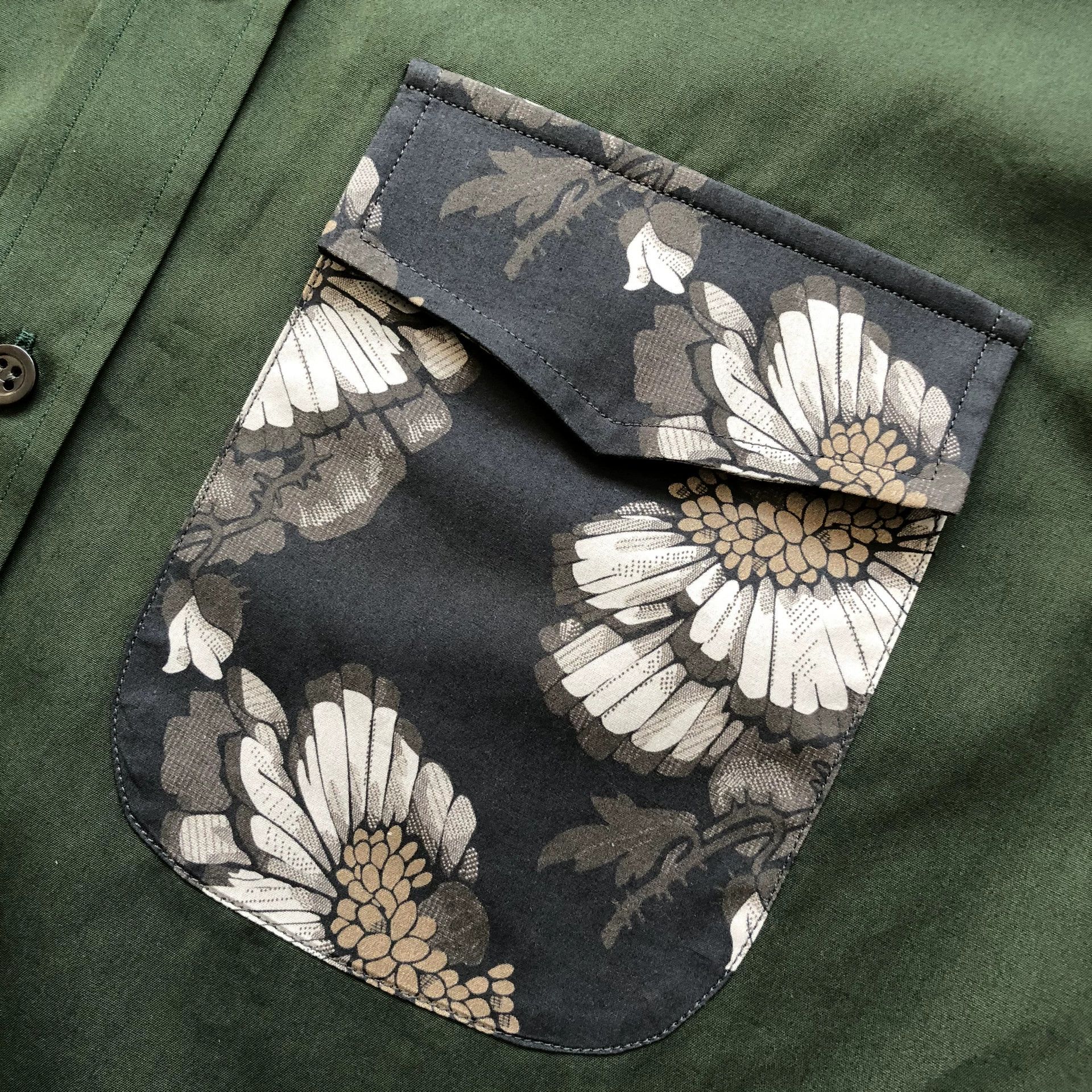 Alexander McQueen Alexander McQueen Flower Patch Shirt Size US M / EU 48-50 / 2 - 4 Thumbnail