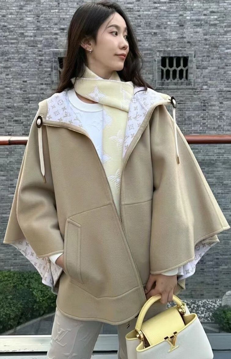 Louis Vuitton LV Monogram Lined Hooded Cashmere Cape Size L / US 10 / IT 46 - 2 Thumbnail