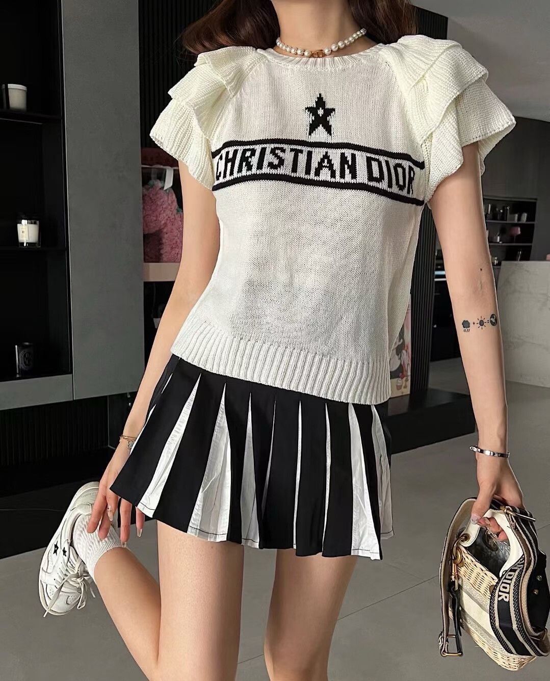 Dior Dior Beige Puff Sleeve Cashmere Knit Top Size XXS / US 00 / IT 34 - 2 Thumbnail