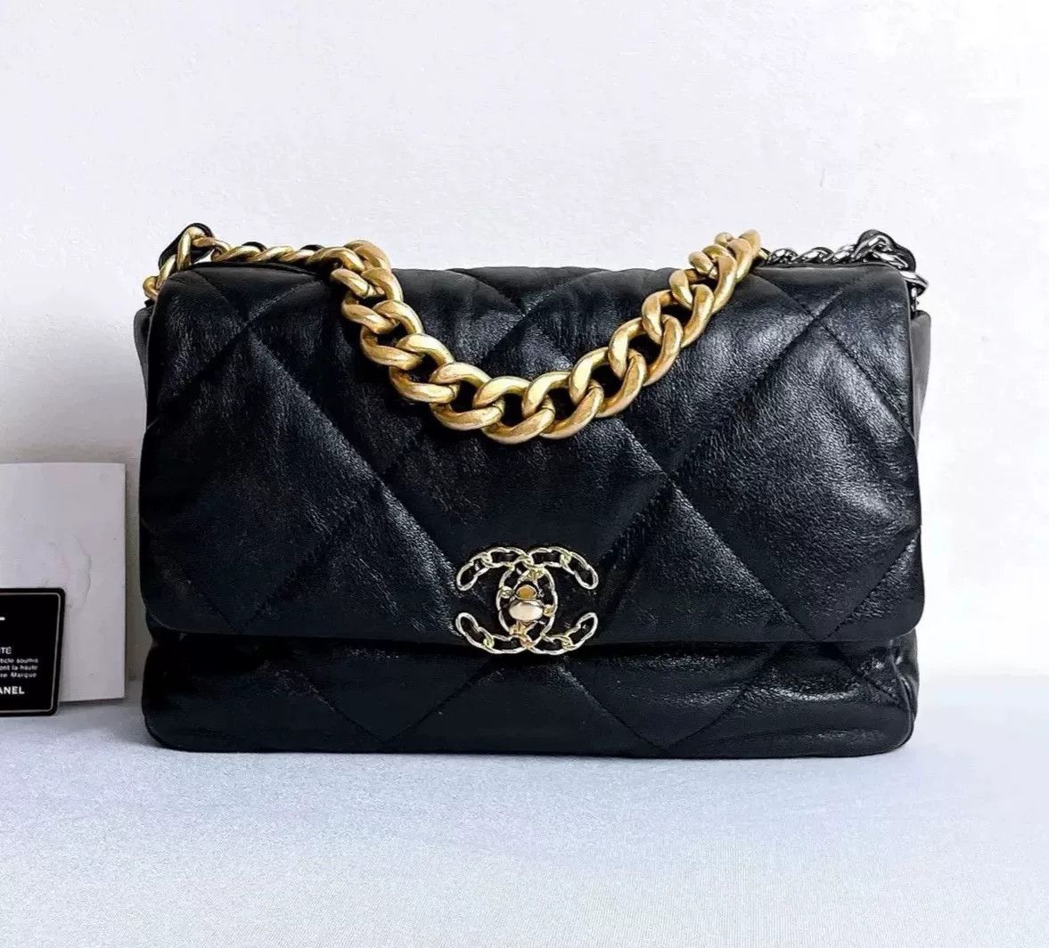 Chanel Chanel 19 Bag Black Lambskin Crossbody Size ONE SIZE - 3 Thumbnail