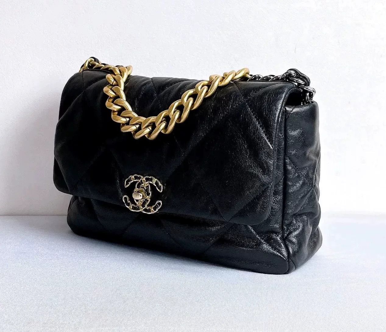 Chanel Chanel 19 Bag Black Lambskin Crossbody Size ONE SIZE - 5 Thumbnail
