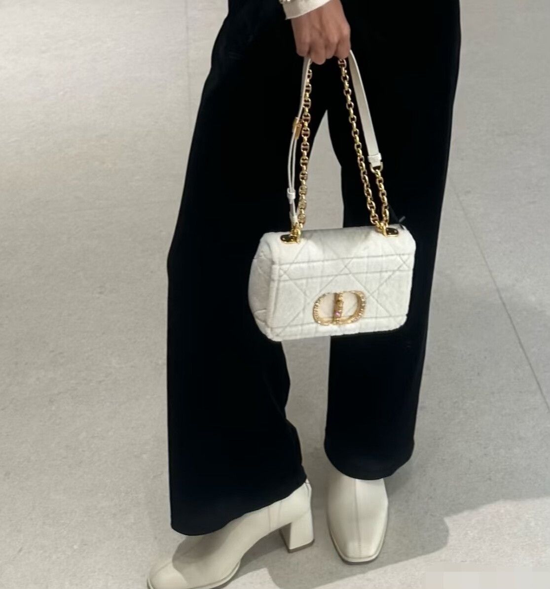 Dior Dior Caro Mink Crocodile Quilted Shoulder Bag Size ONE SIZE - 6 Thumbnail
