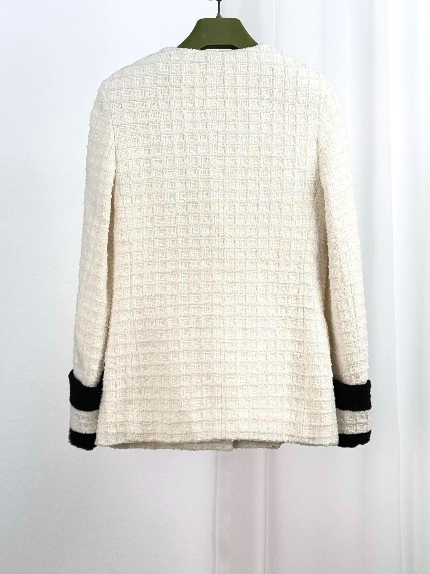 Gucci Gucci Beige Tweed Chanel-style Jacket Size XS / US 0-2 / IT 36-38 - 4 Thumbnail