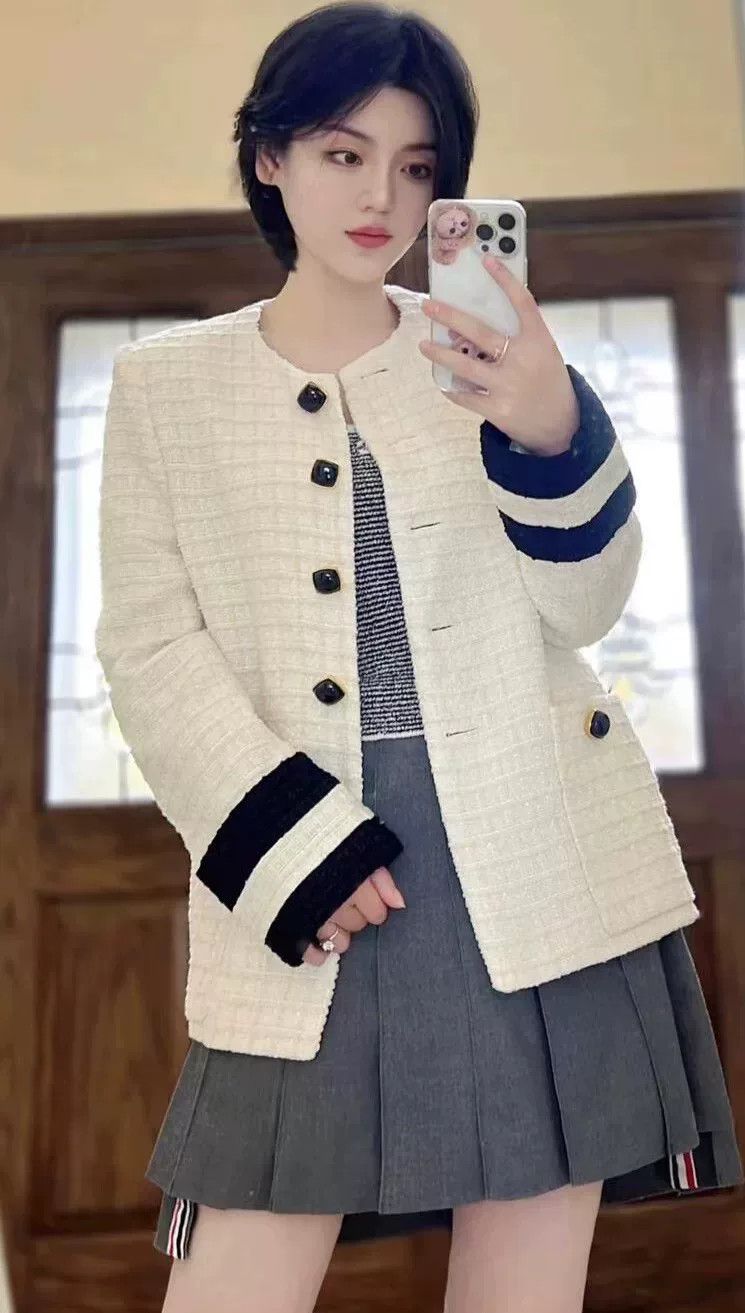 Gucci Gucci Beige Tweed Chanel-style Jacket Size XS / US 0-2 / IT 36-38 - 2 Thumbnail