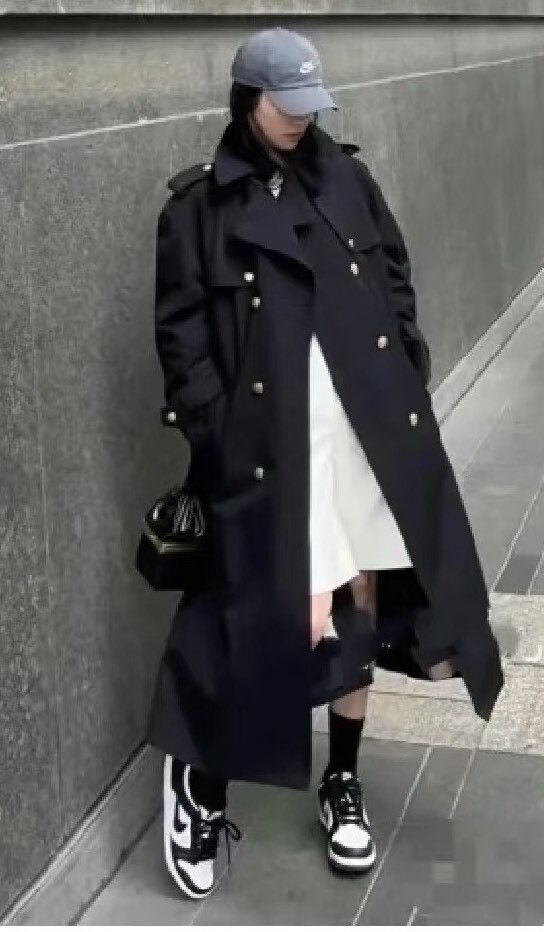 Celine Celine Black Gold Button Wool Trench Coat Size XXS / US 00 / IT 34 - 3 Thumbnail