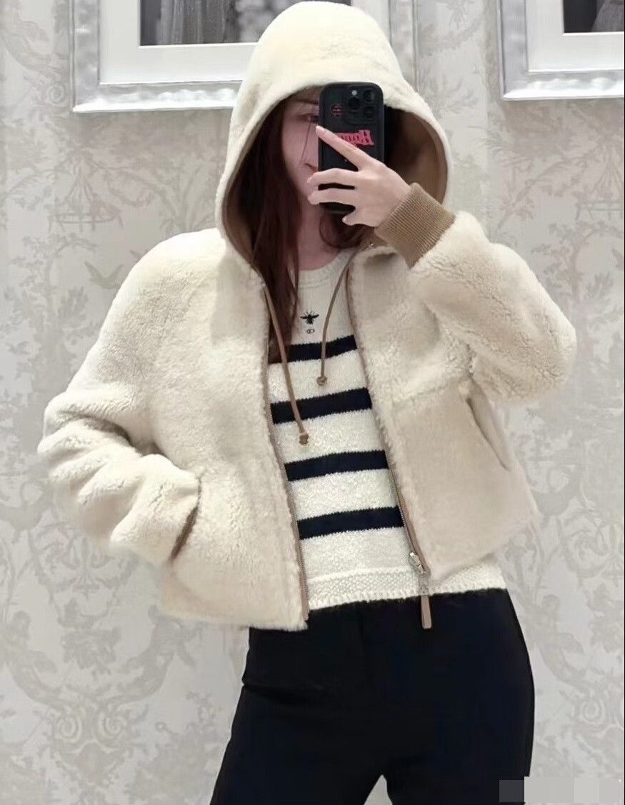 Dior Dior Reversible Hooded Shearling Short Coat Size XS / US 0-2 / IT 36-38 - 2 Thumbnail