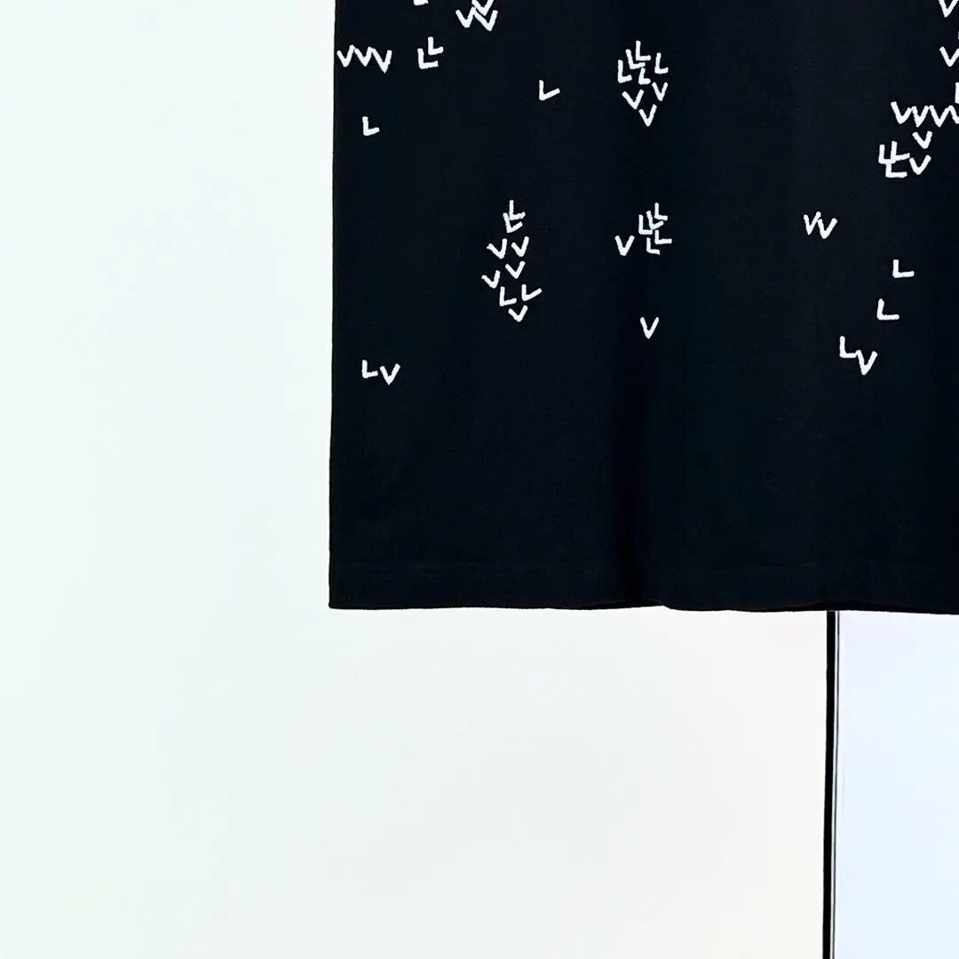 Louis Vuitton Louis Vuitton Black Embroidered T-Shirt Size US M / EU 48-50 / 2 - 4 Thumbnail