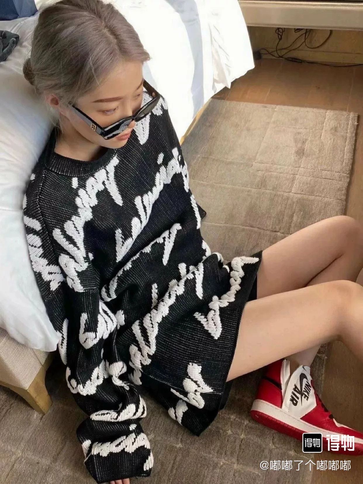Balenciaga Balenciaga Cursive Letter All-Over Print Sweater Size US XS / EU 42 / 0 - 7 Thumbnail