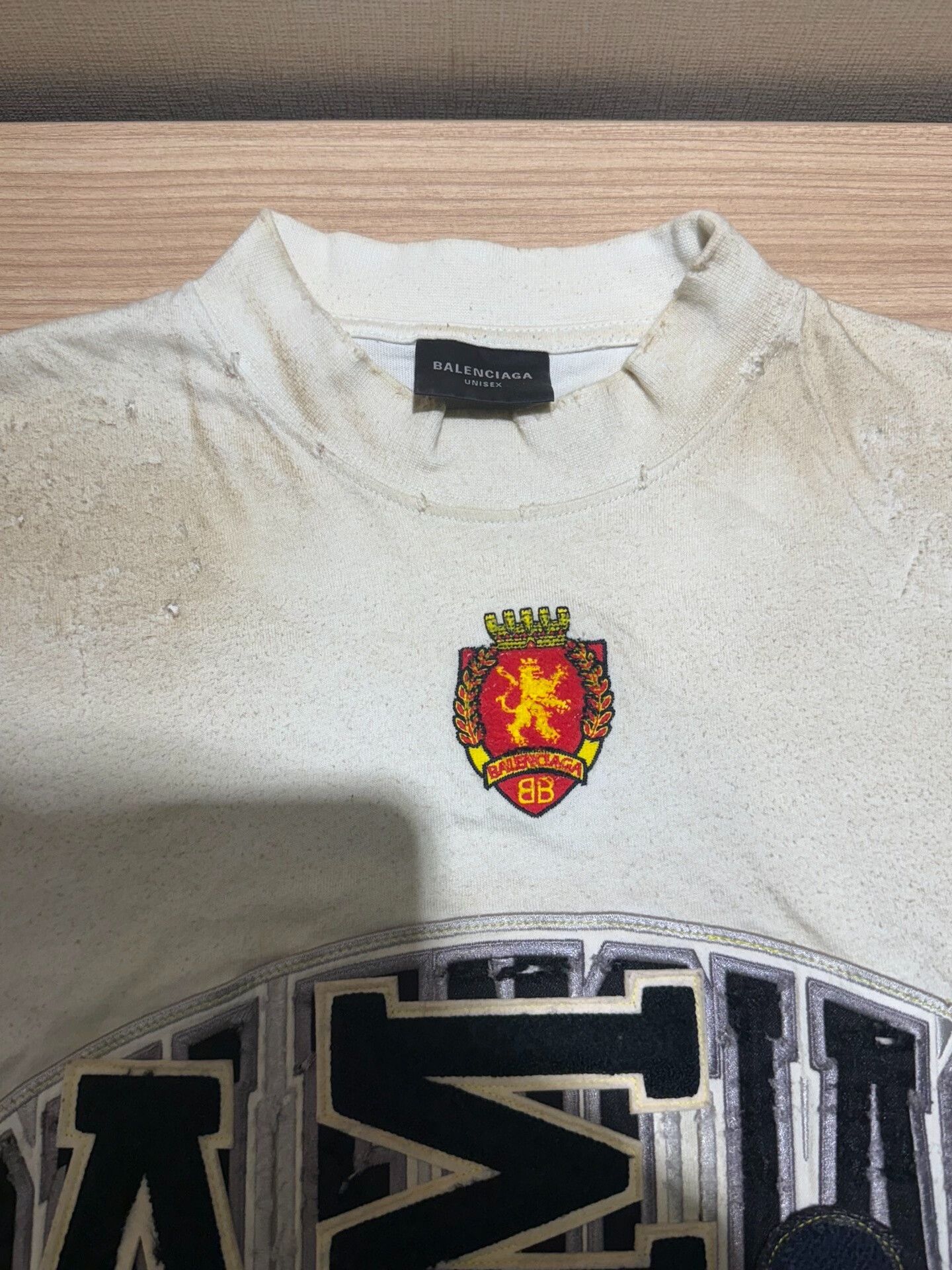 Balenciaga Balenciaga SS23 Man Utd Embroidered Badge T-shirt Size US S / EU 44-46 / 1 - 3 Thumbnail