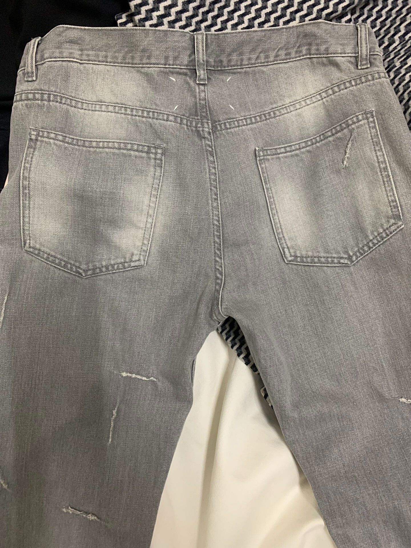 Maison Margiela Maison Margiela SS17 Distressed Denim Jeans Size US 32 / EU 48 - 2 Thumbnail