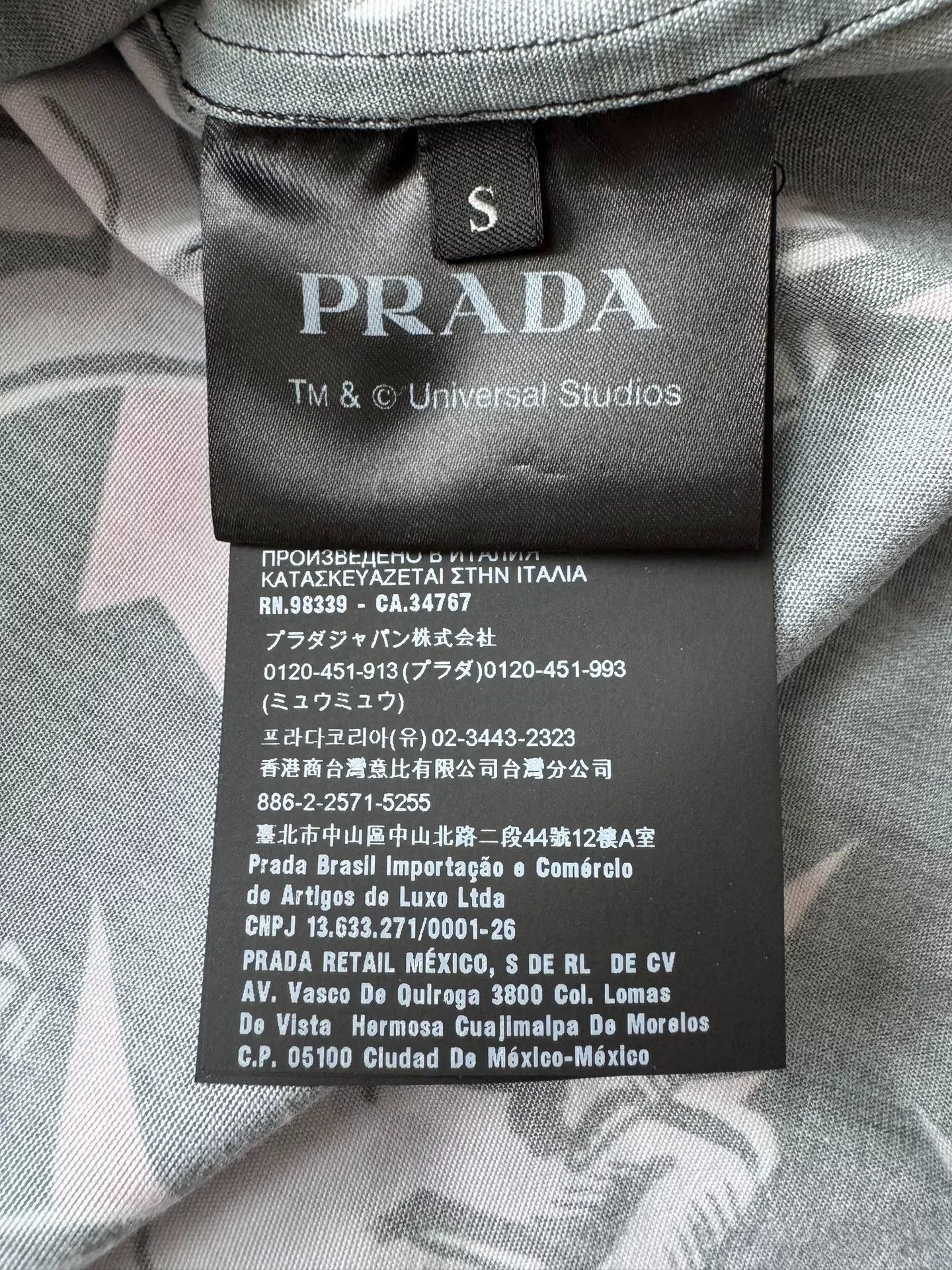 Prada PRADA AW19 Short Sleeve Shirt Size US S / EU 44-46 / 1 - 5 Thumbnail