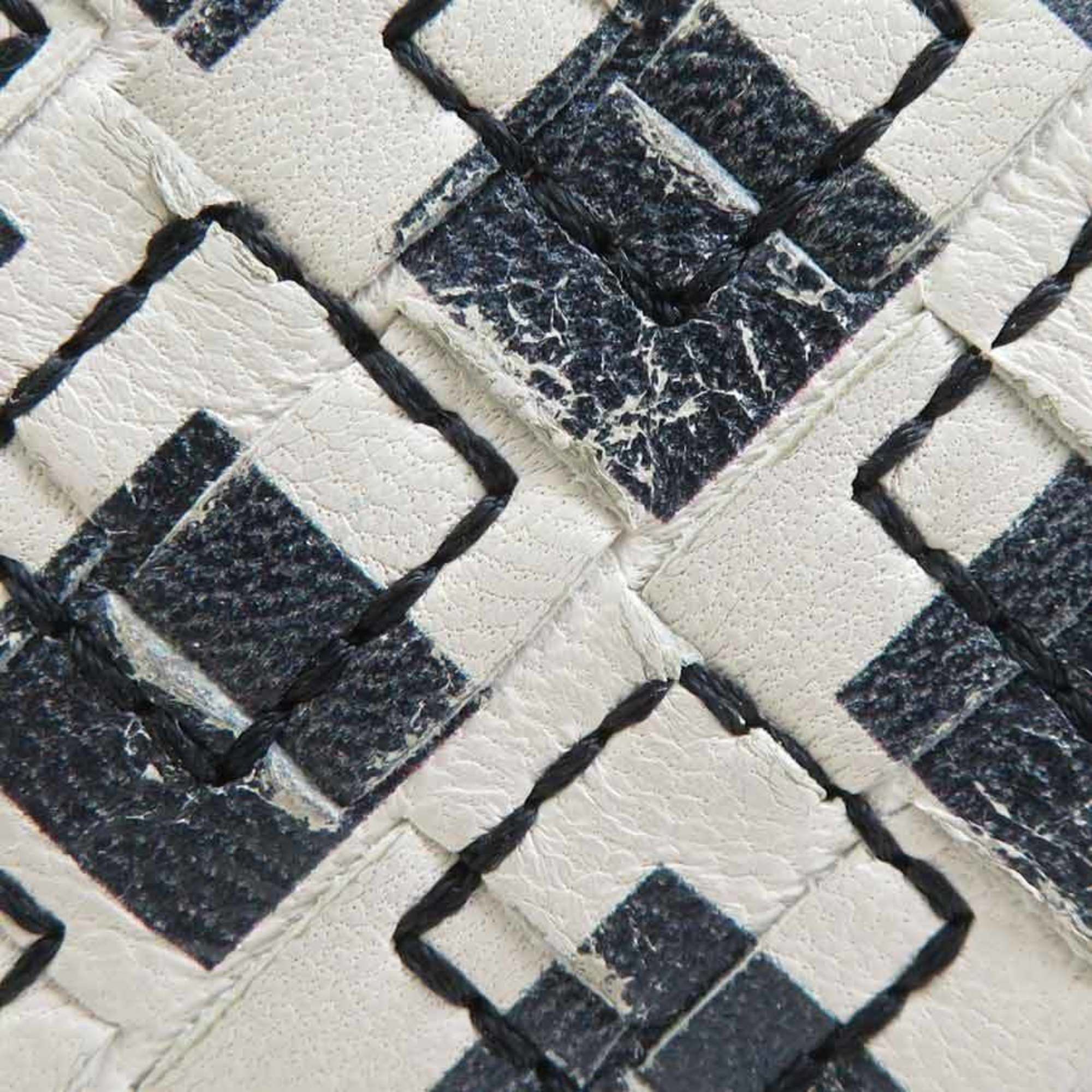 Bottega Veneta Bottega Veneta wallet with coin purse in intrecciato leather, black and white, unisex, h31866k Size ONE SIZE - 4 Thumbnail