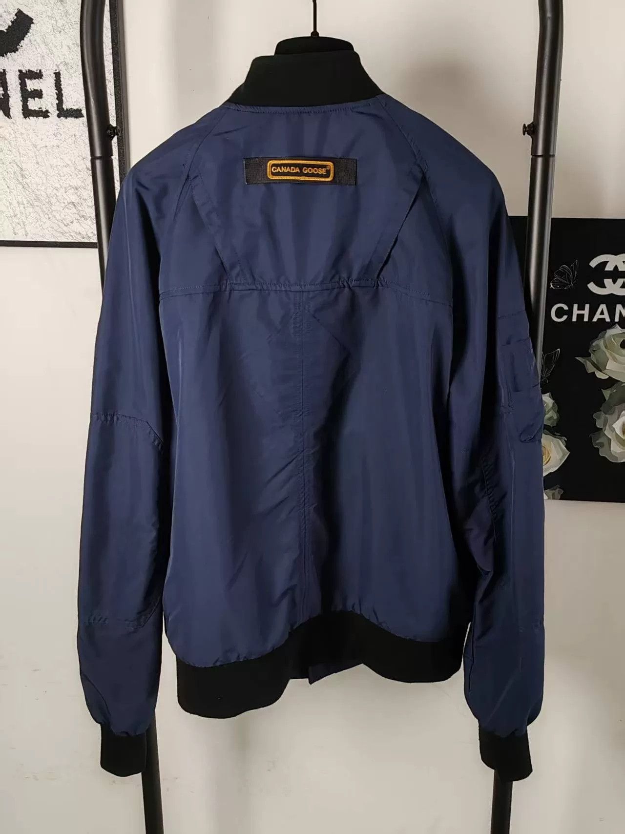 Canada Goose Canada Goose Badge Logo Jacket Size US M / EU 48-50 / 2 - 2 Thumbnail