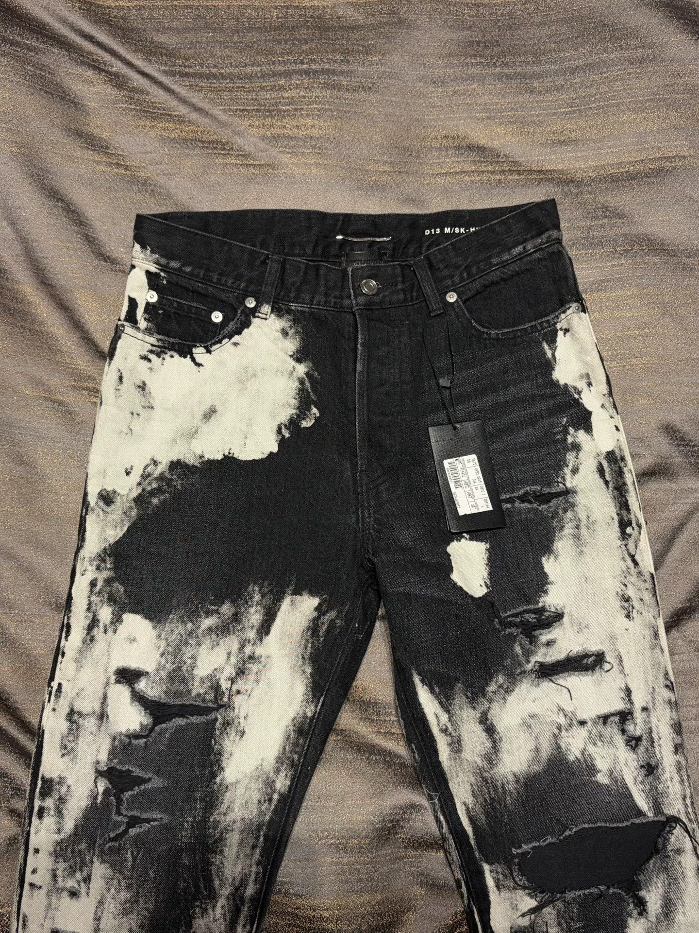 Saint Laurent Paris Saint Laurent Bleached Distressed Jeans 30 Size US 30 / EU 46 - 4 Thumbnail