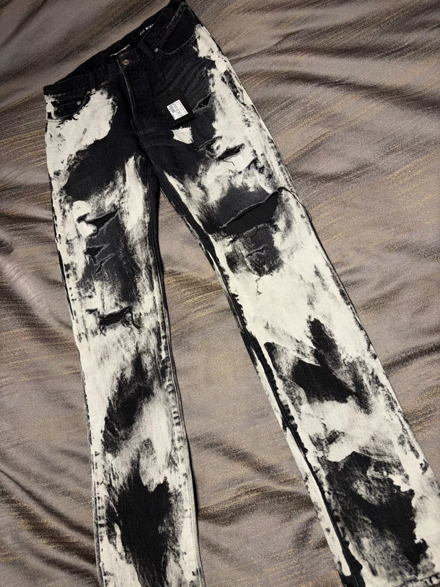 Saint Laurent Paris Saint Laurent Bleached Distressed Jeans 30 Size US 30 / EU 46 - 2 Thumbnail