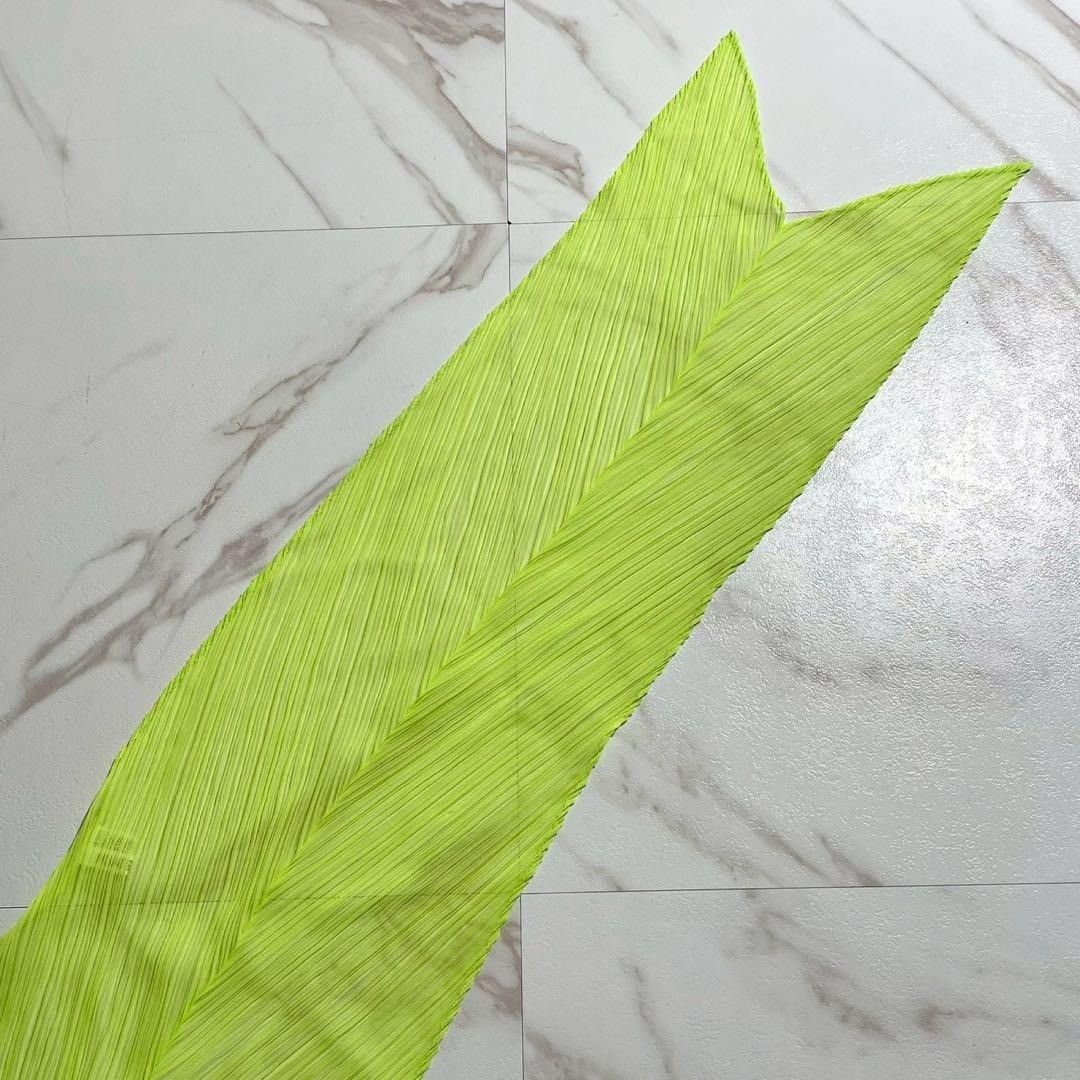 Issey Miyake ISSEY MIYAKE PLEATS PLEASE Pleated Processing Stole Yellow Size ONE SIZE - 4 Thumbnail